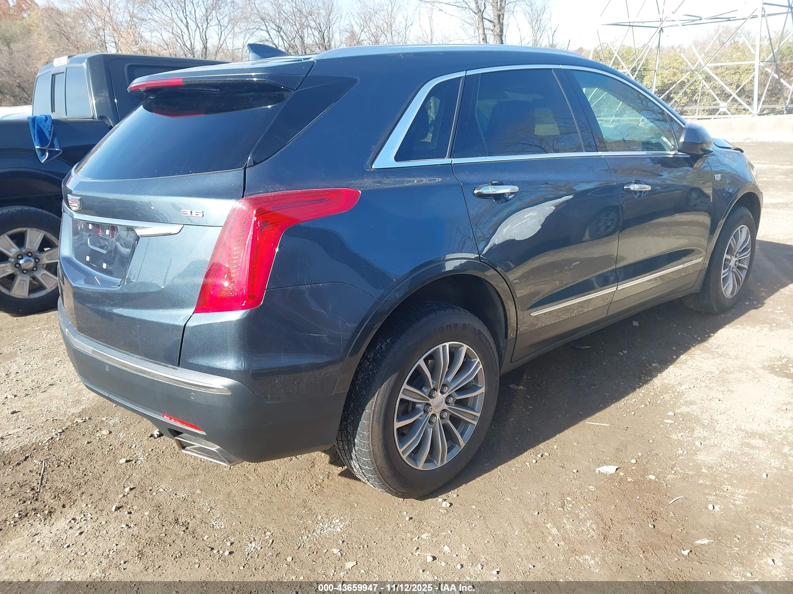 CADILLAC XT5 image 4