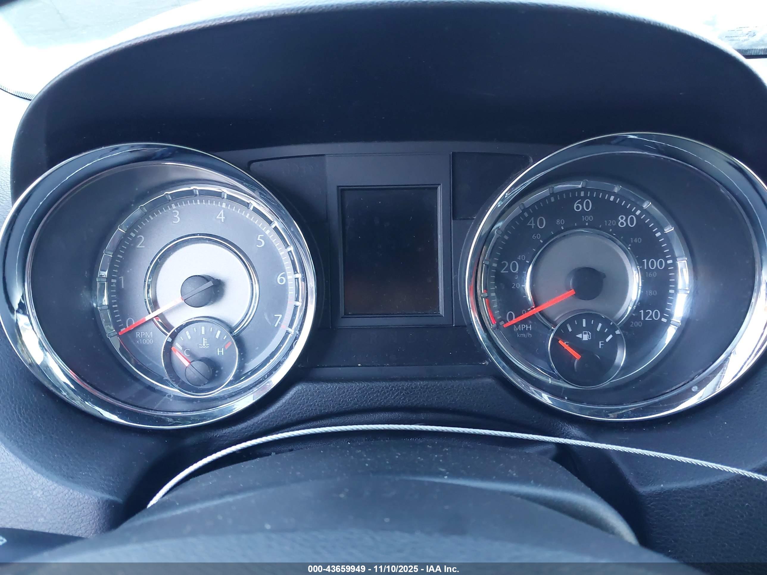 CHRYSLER TOWN image 7