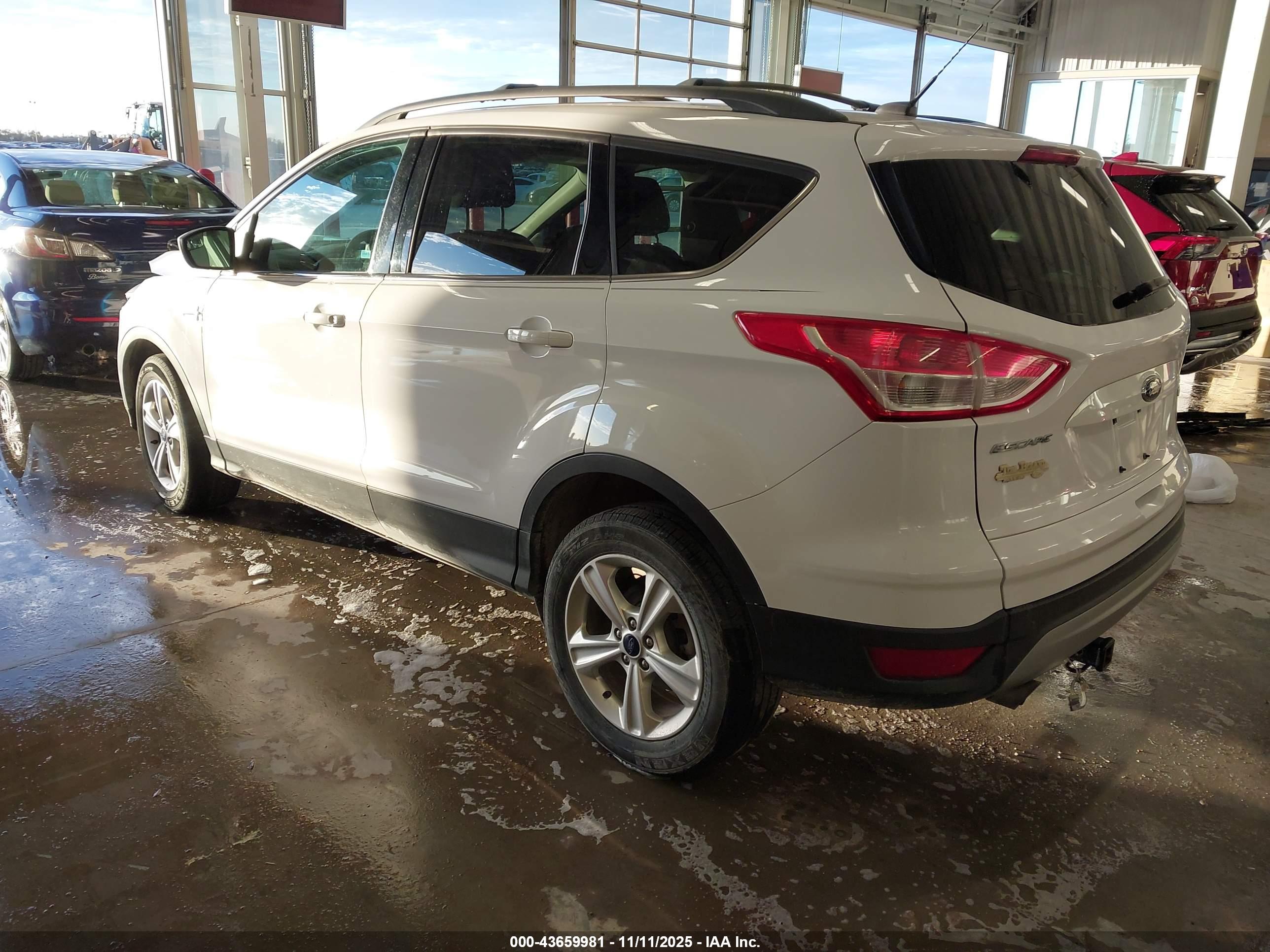 FORD ESCAPE image 3