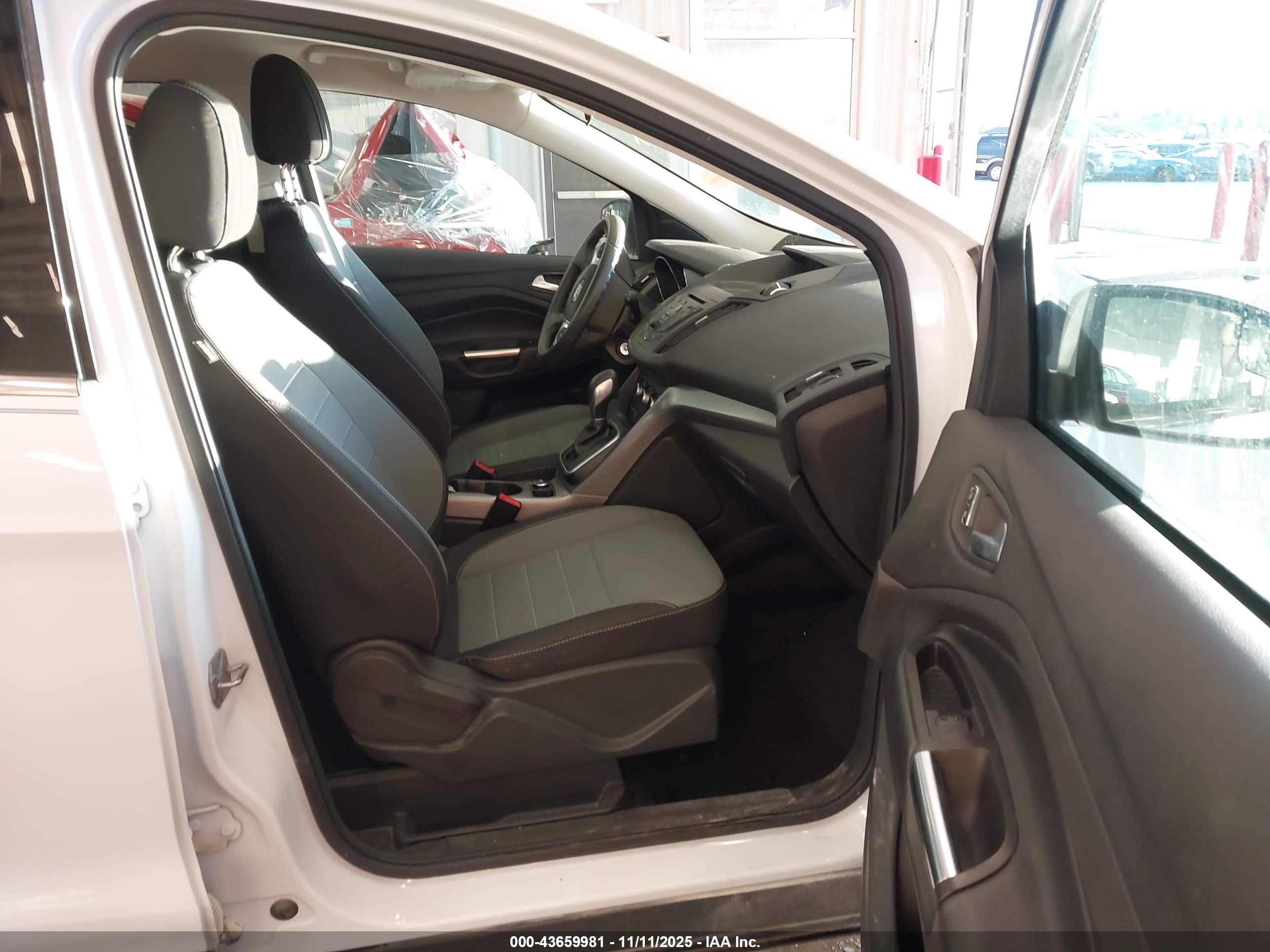 FORD ESCAPE image 5