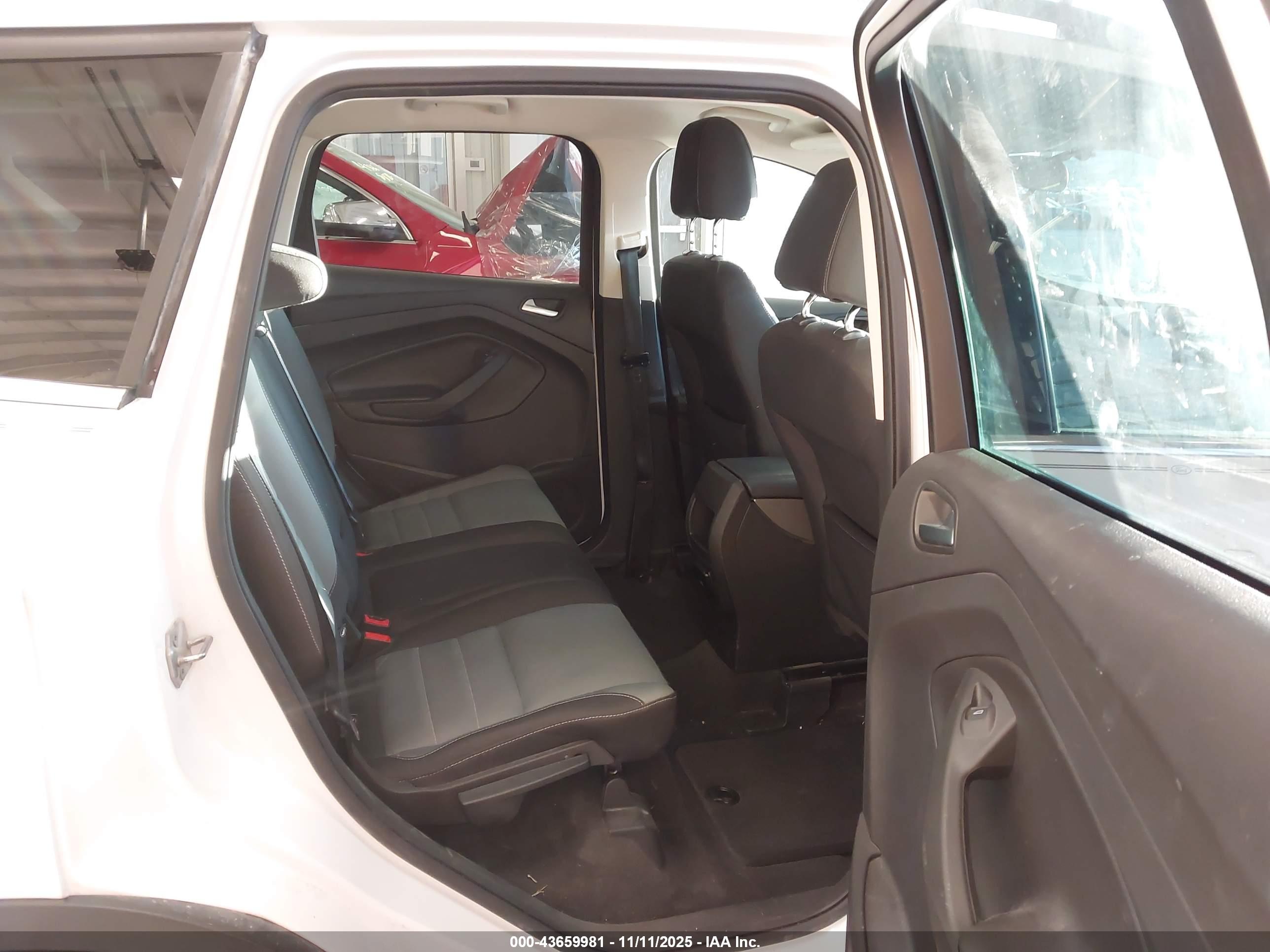 FORD ESCAPE image 8