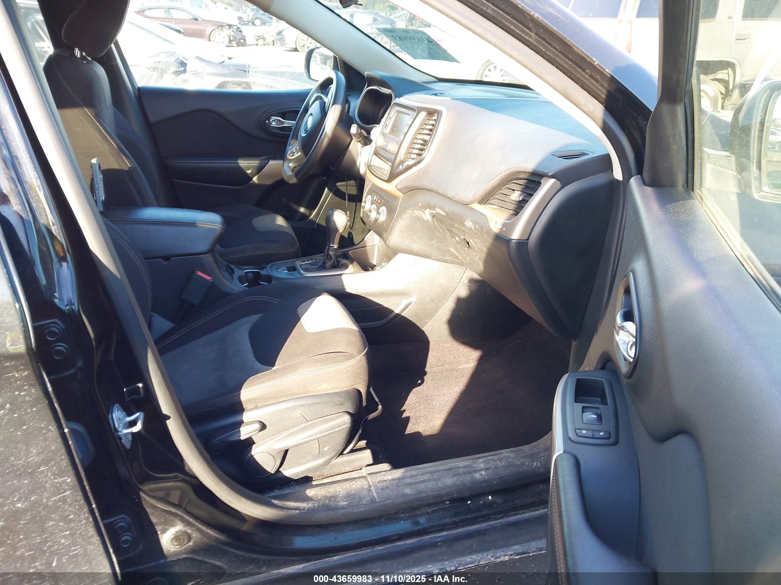 JEEP CHEROKEE image 5