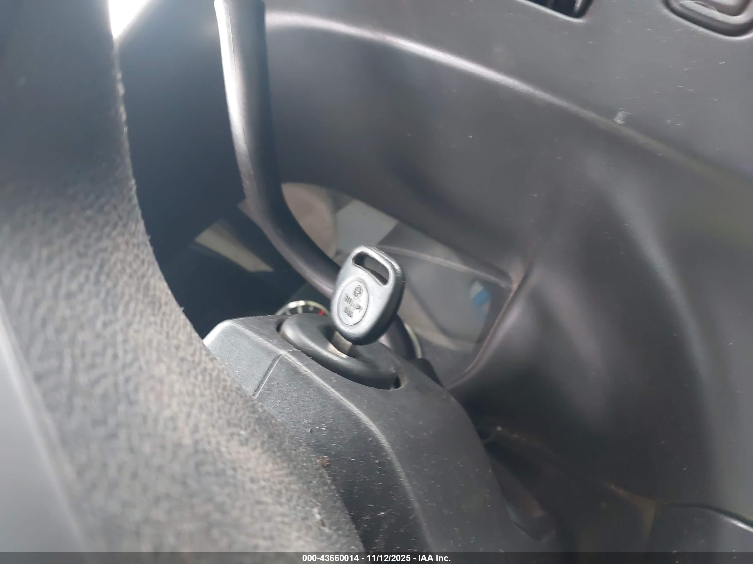 CHEVROLET EXPRESS image 11