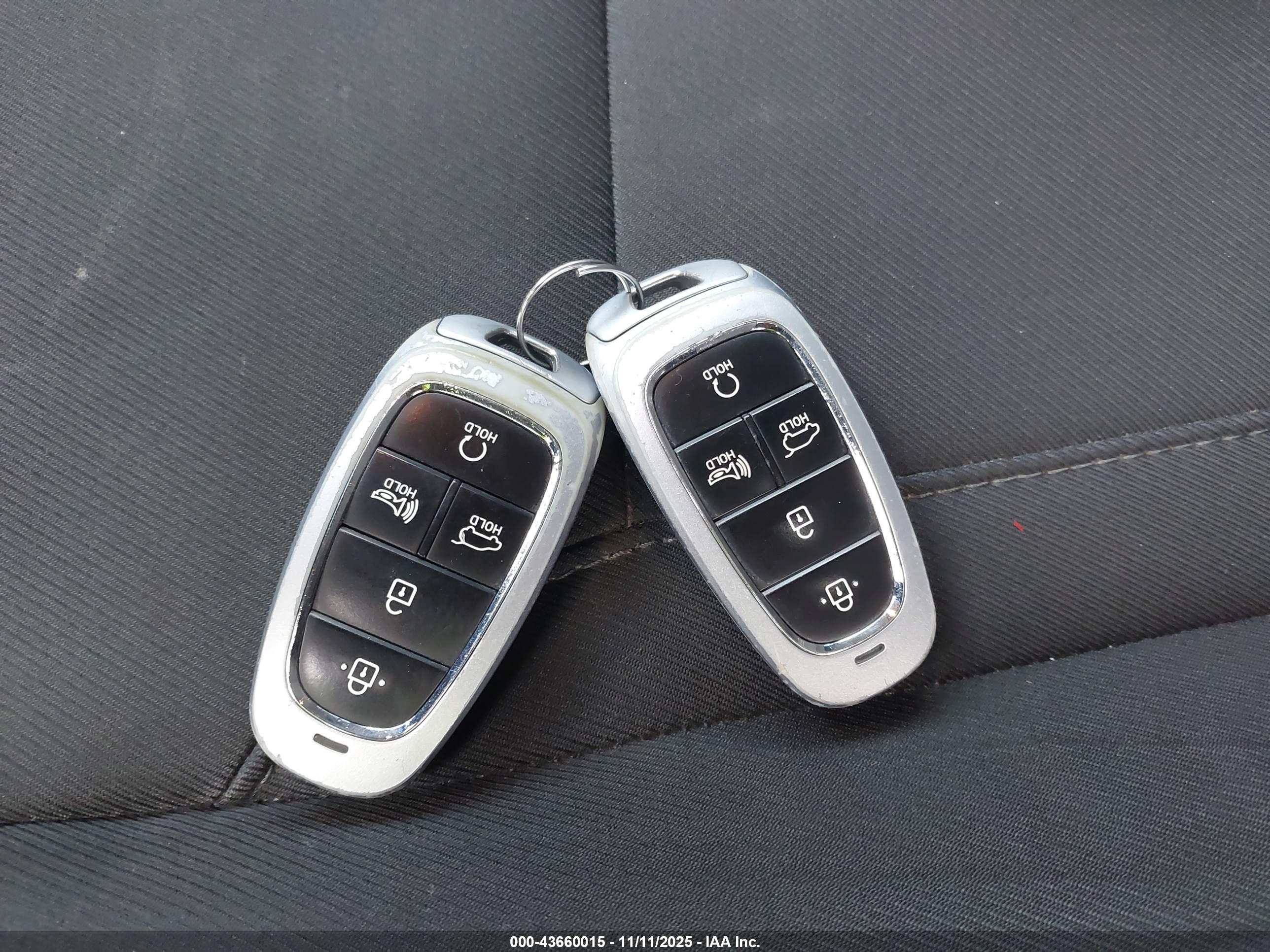 HYUNDAI TUCSON image 11