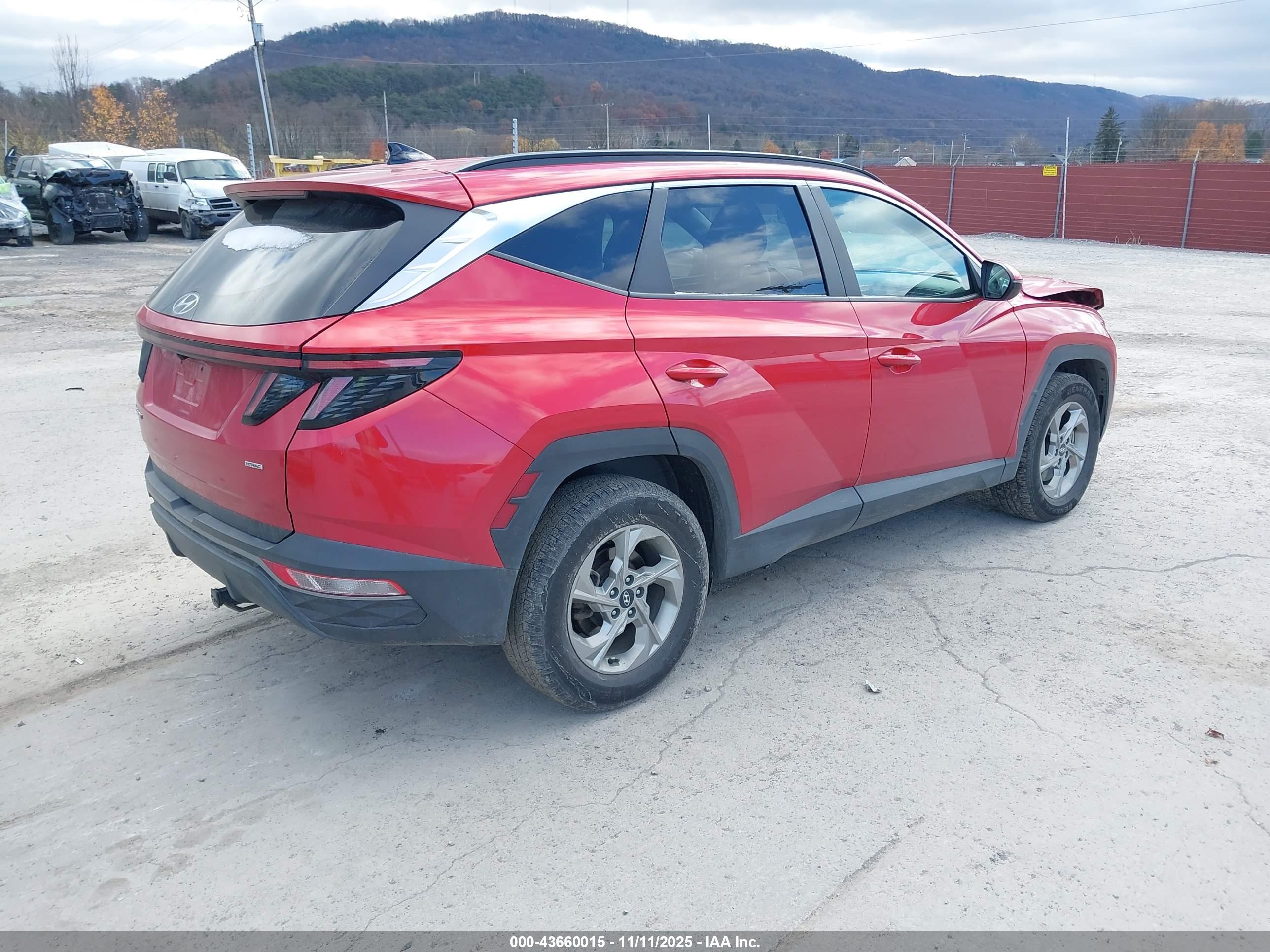 HYUNDAI TUCSON image 4
