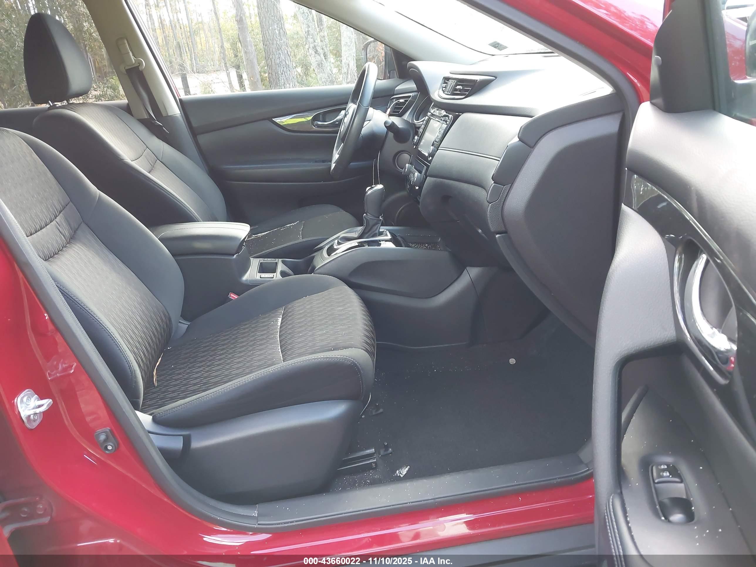 NISSAN ROGUE image 5