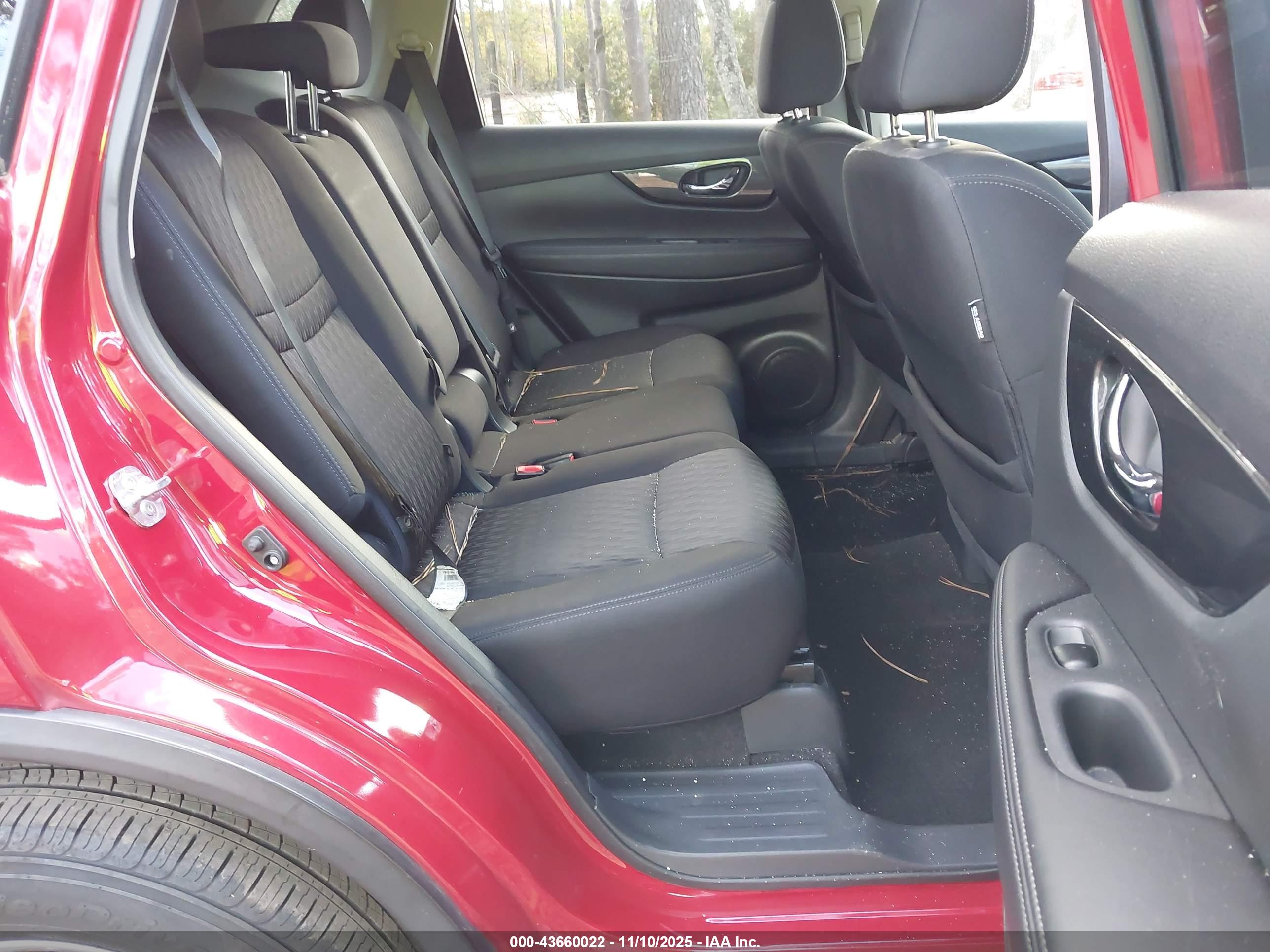 NISSAN ROGUE image 8