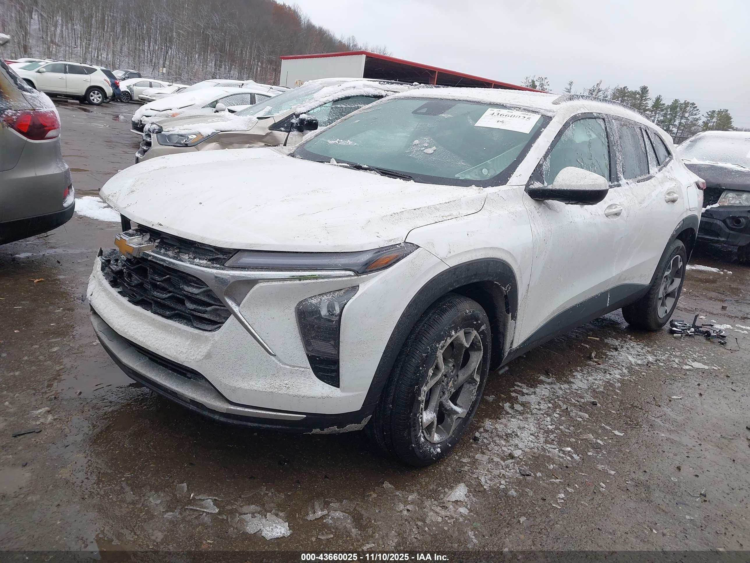 CHEVROLET TRAX image 2