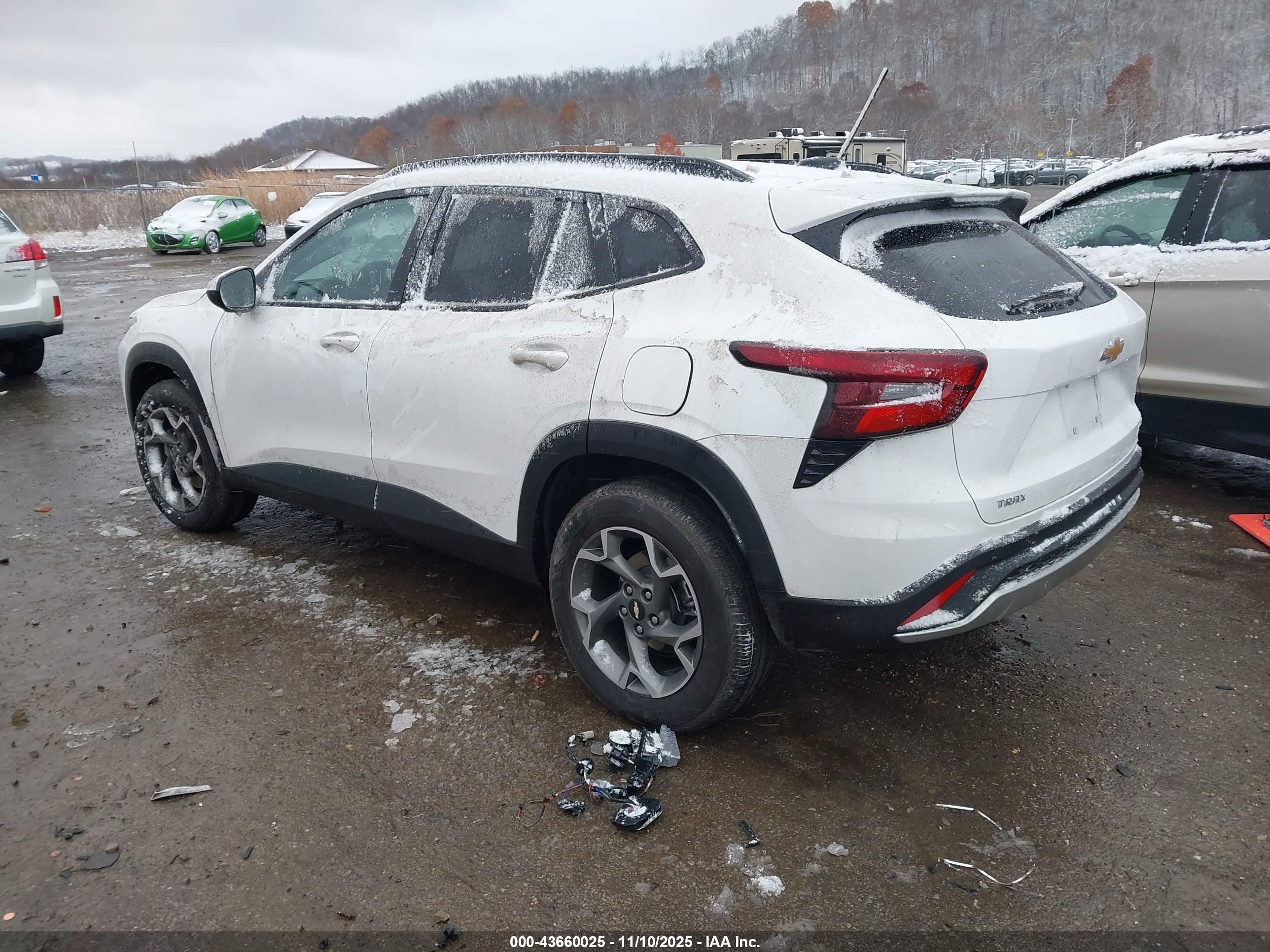 CHEVROLET TRAX image 3