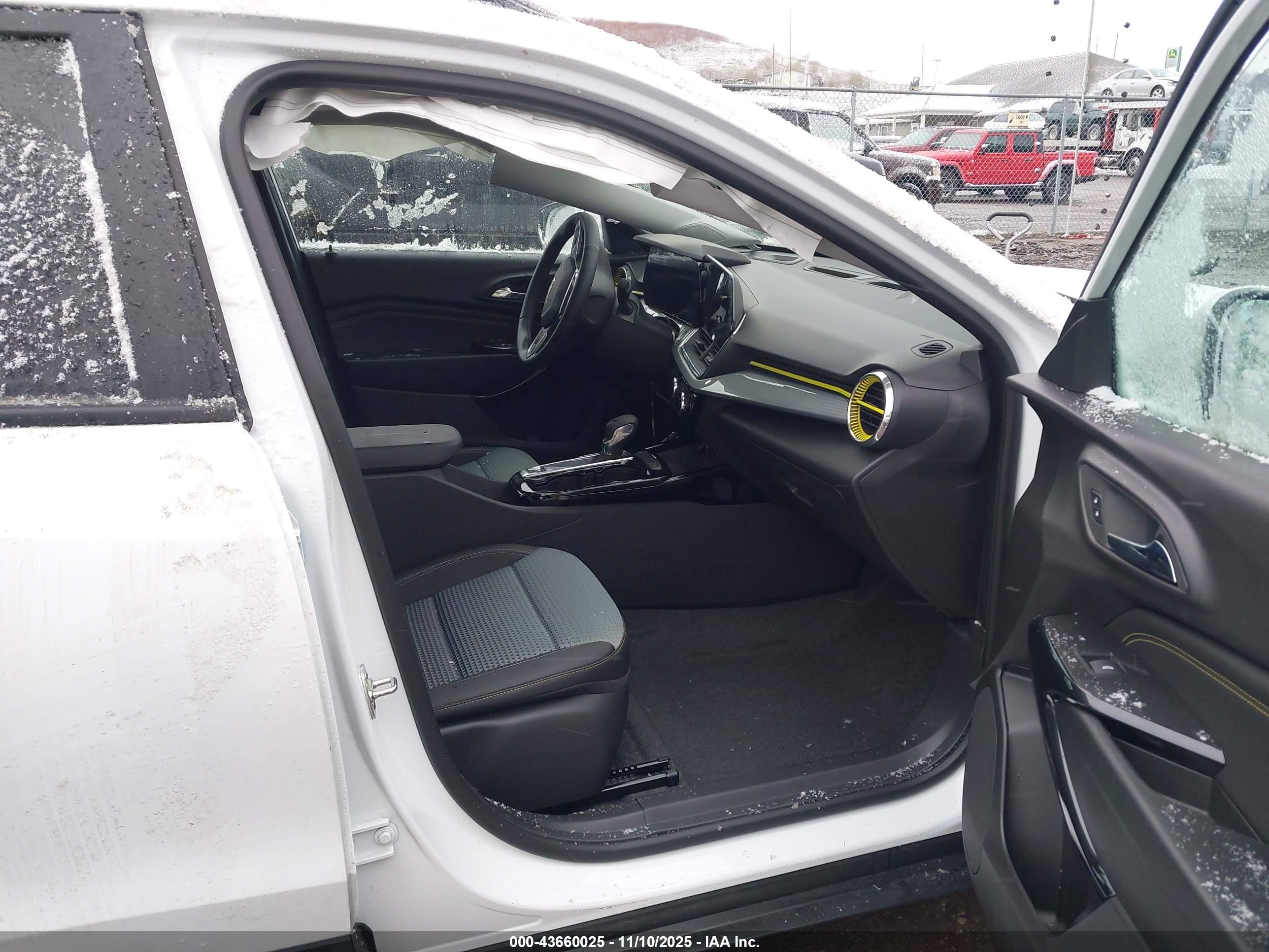 CHEVROLET TRAX image 5