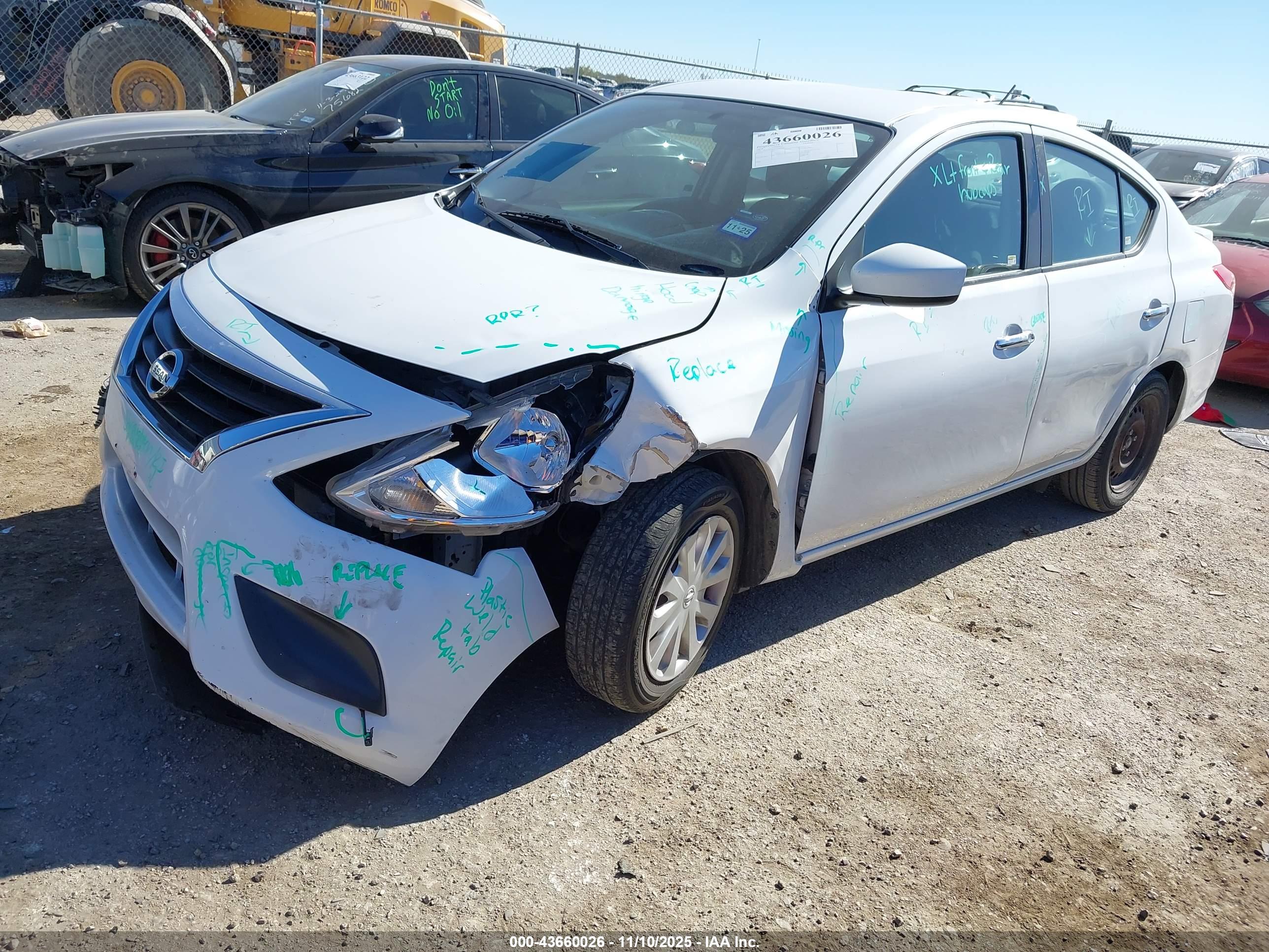 NISSAN VERSA image 2