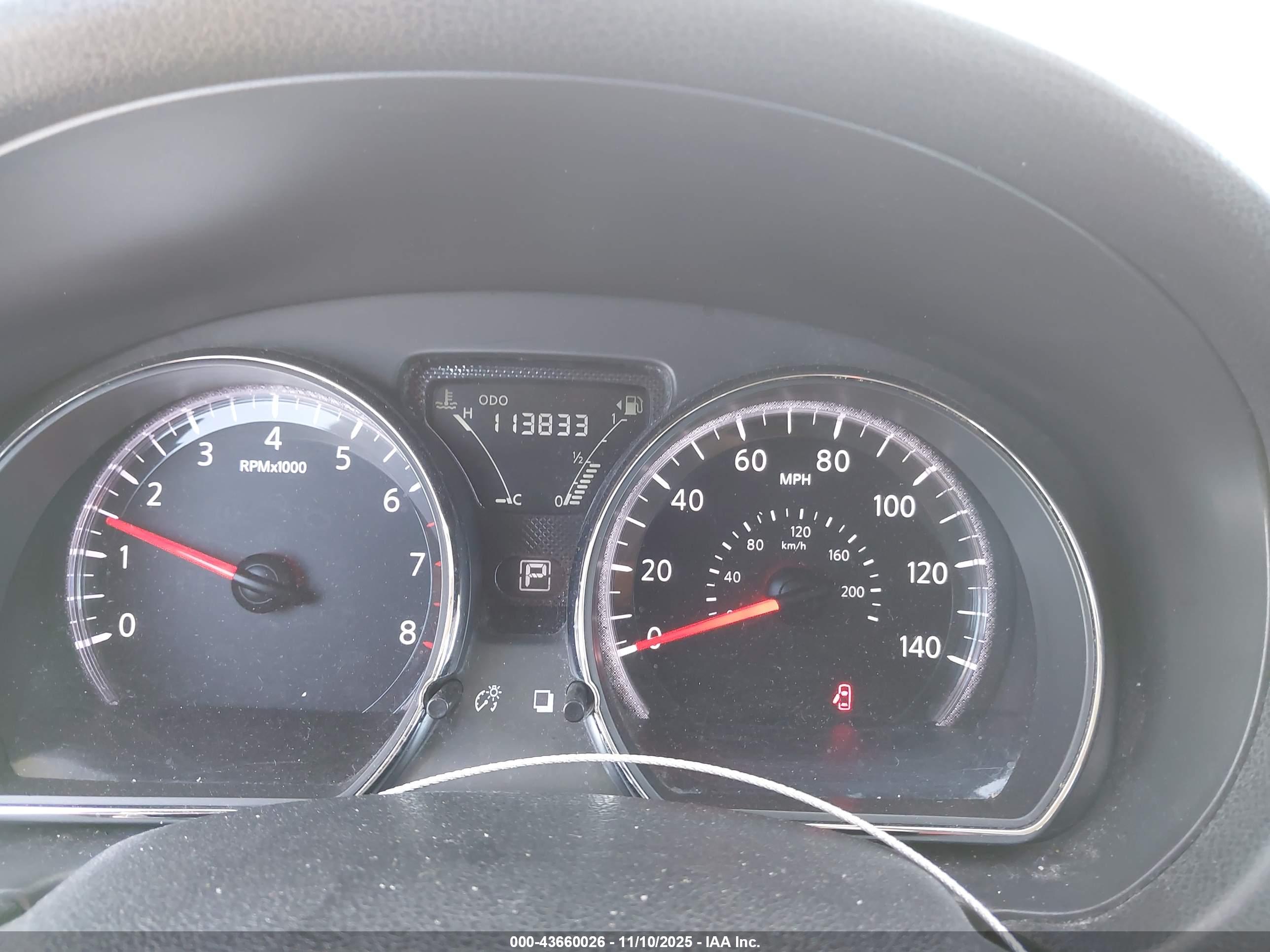NISSAN VERSA image 7