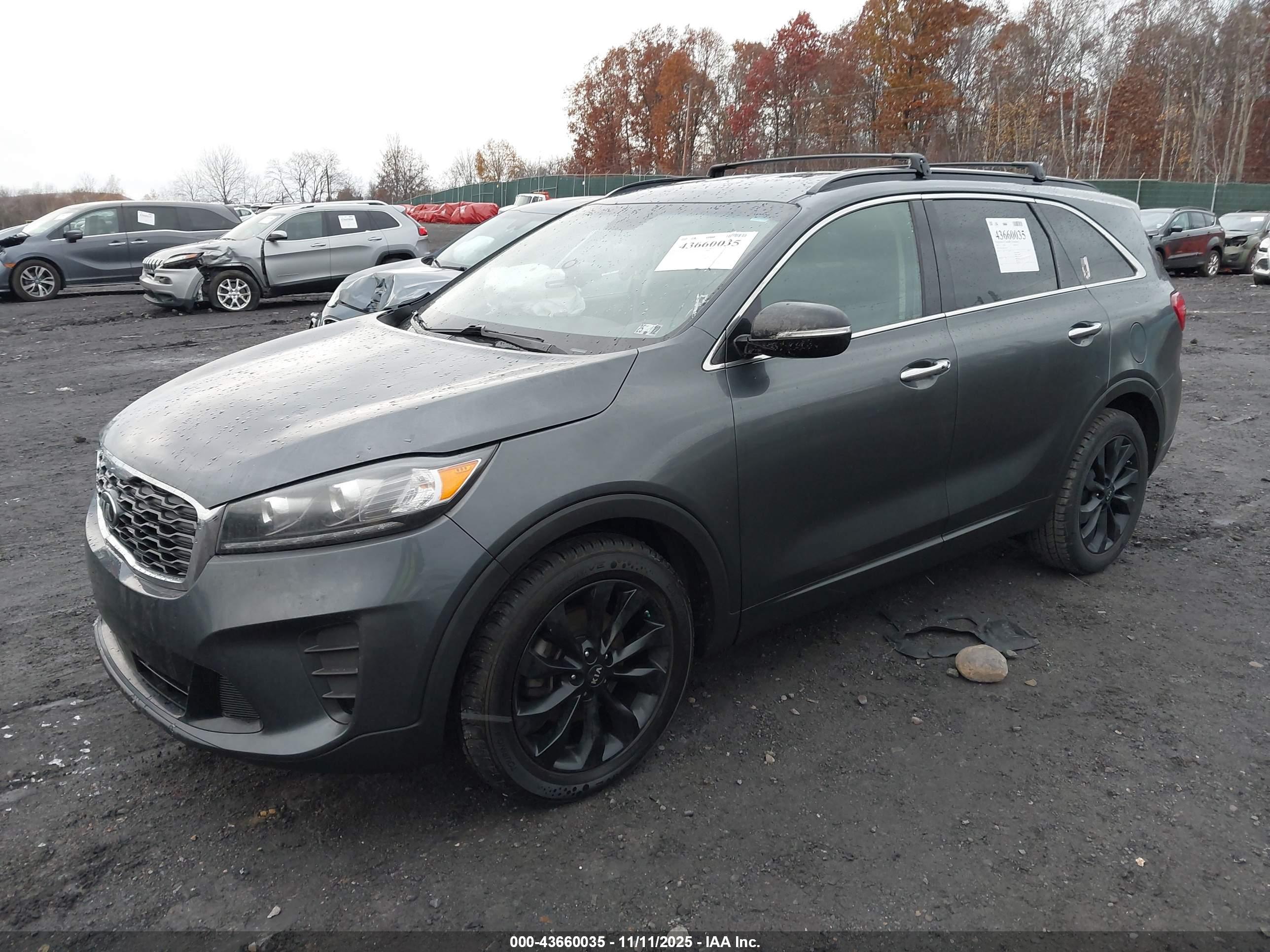 KIA SORENTO image 2