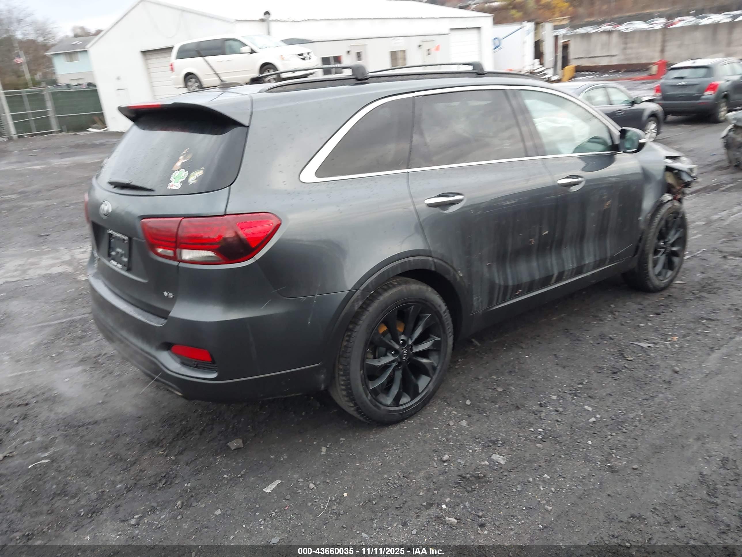 KIA SORENTO image 4