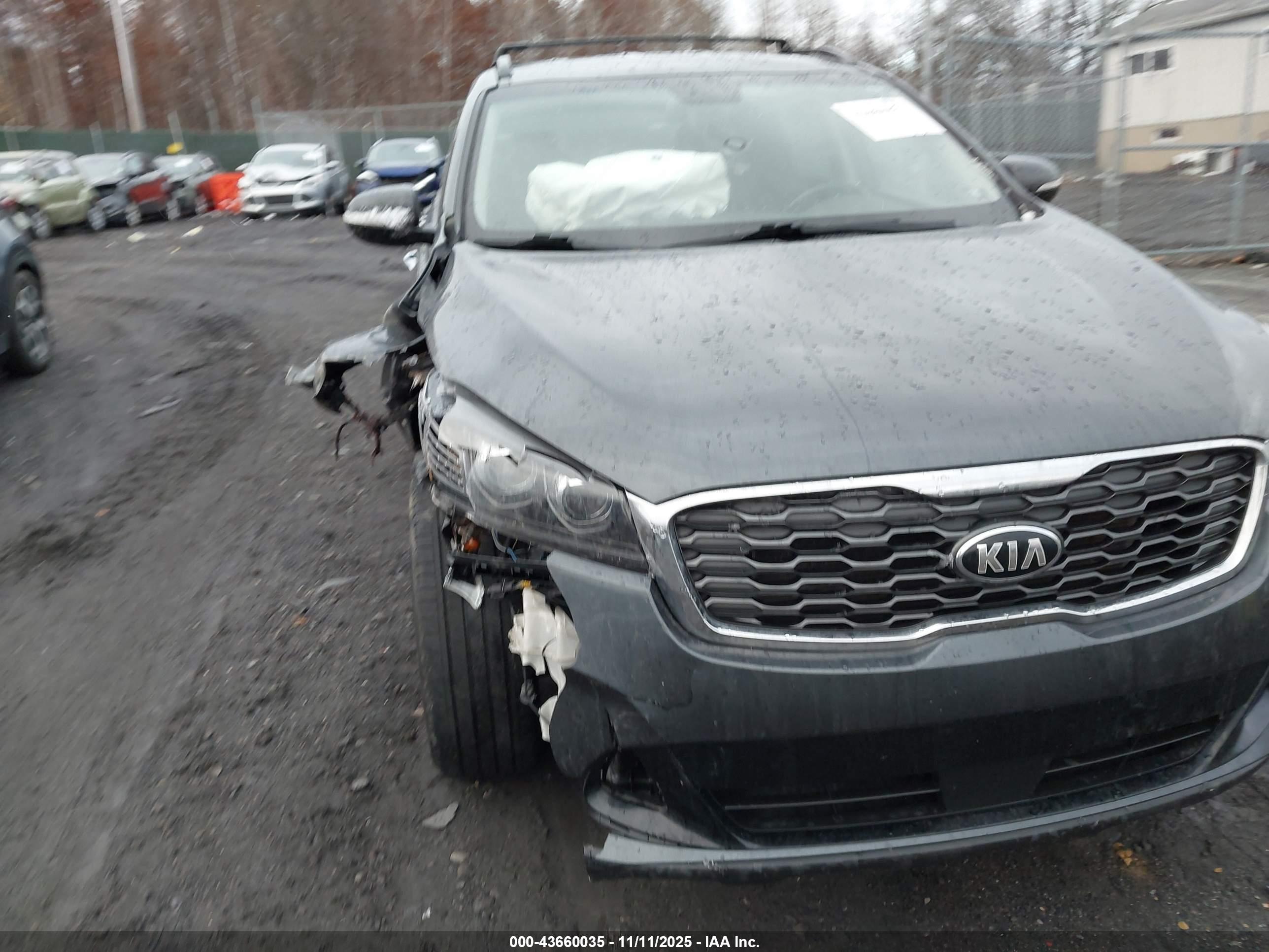 KIA SORENTO image 6