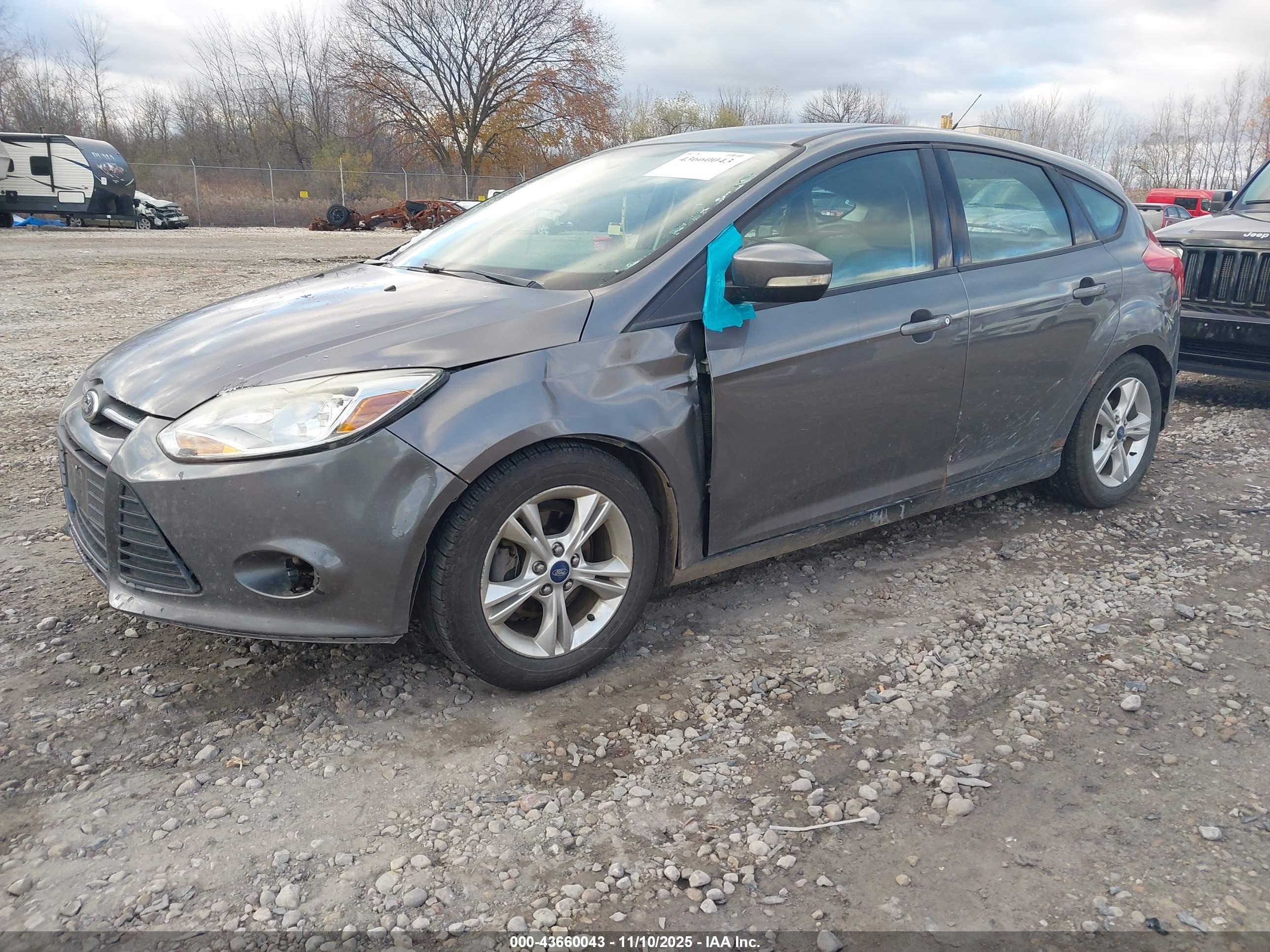 FORD FOCUS image 2