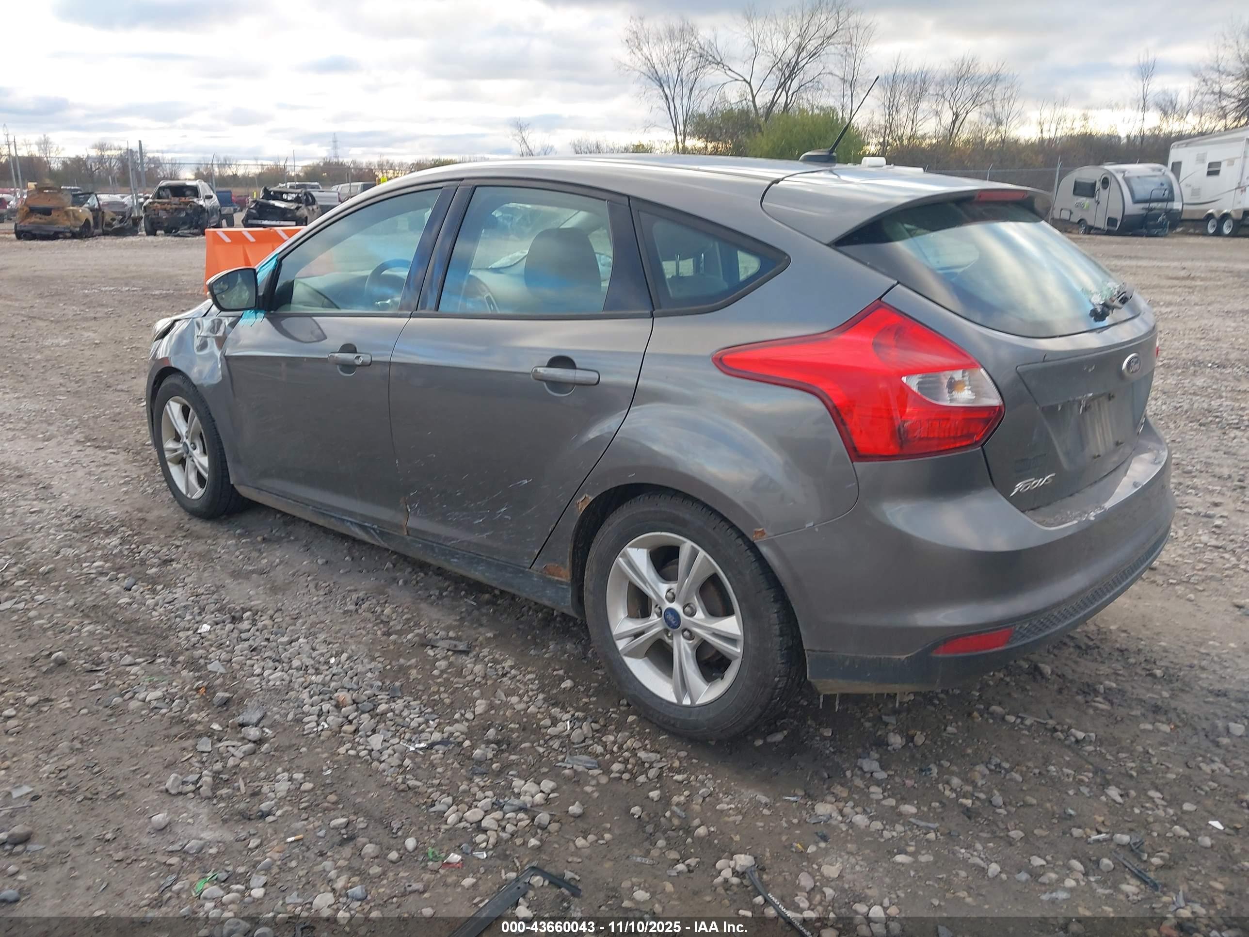 FORD FOCUS image 3