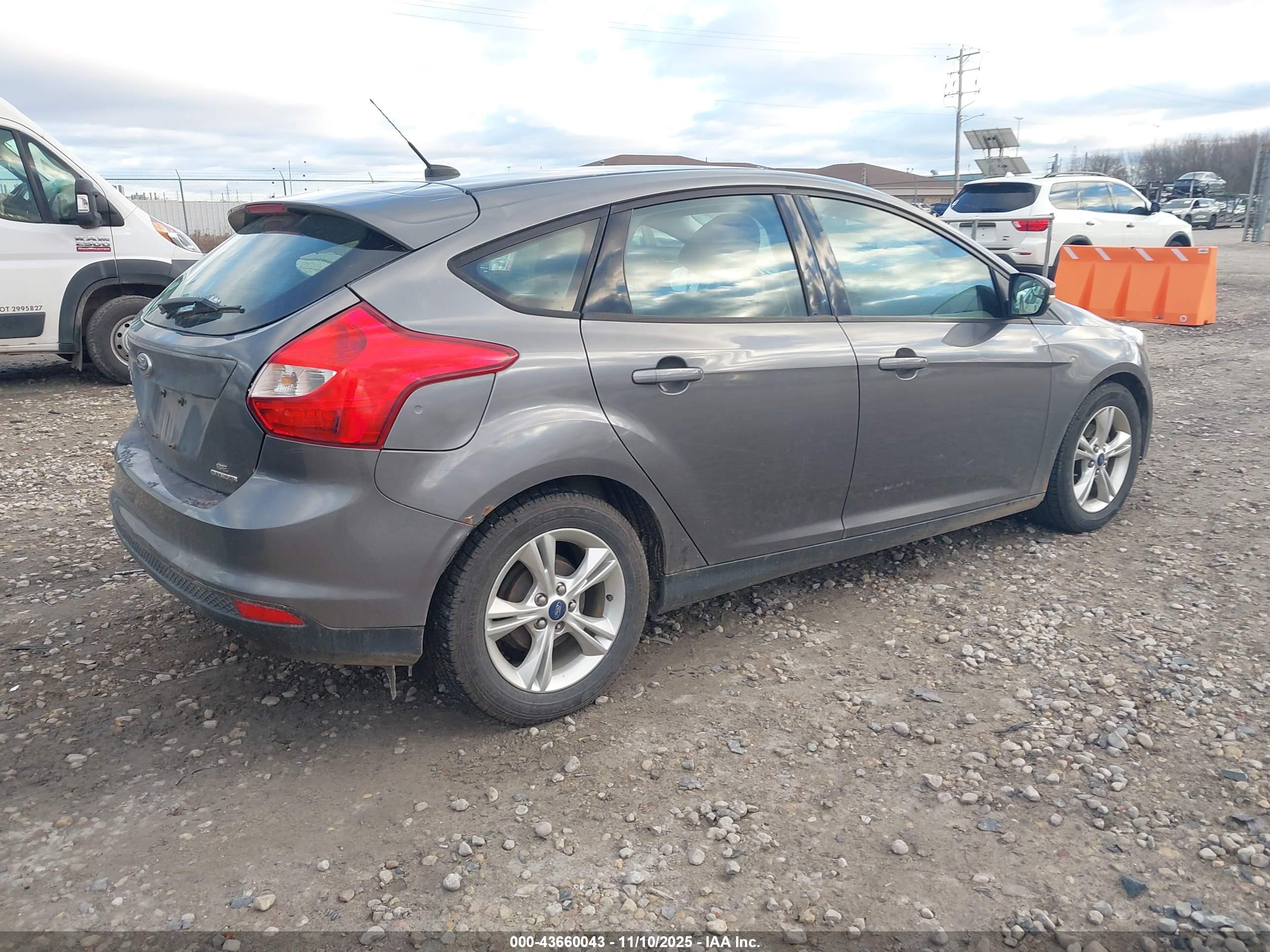 FORD FOCUS image 4