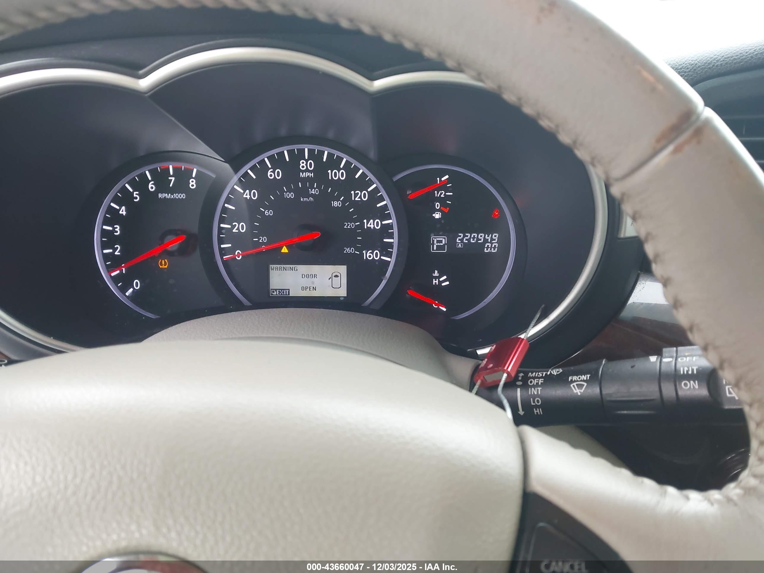NISSAN QUEST image 7