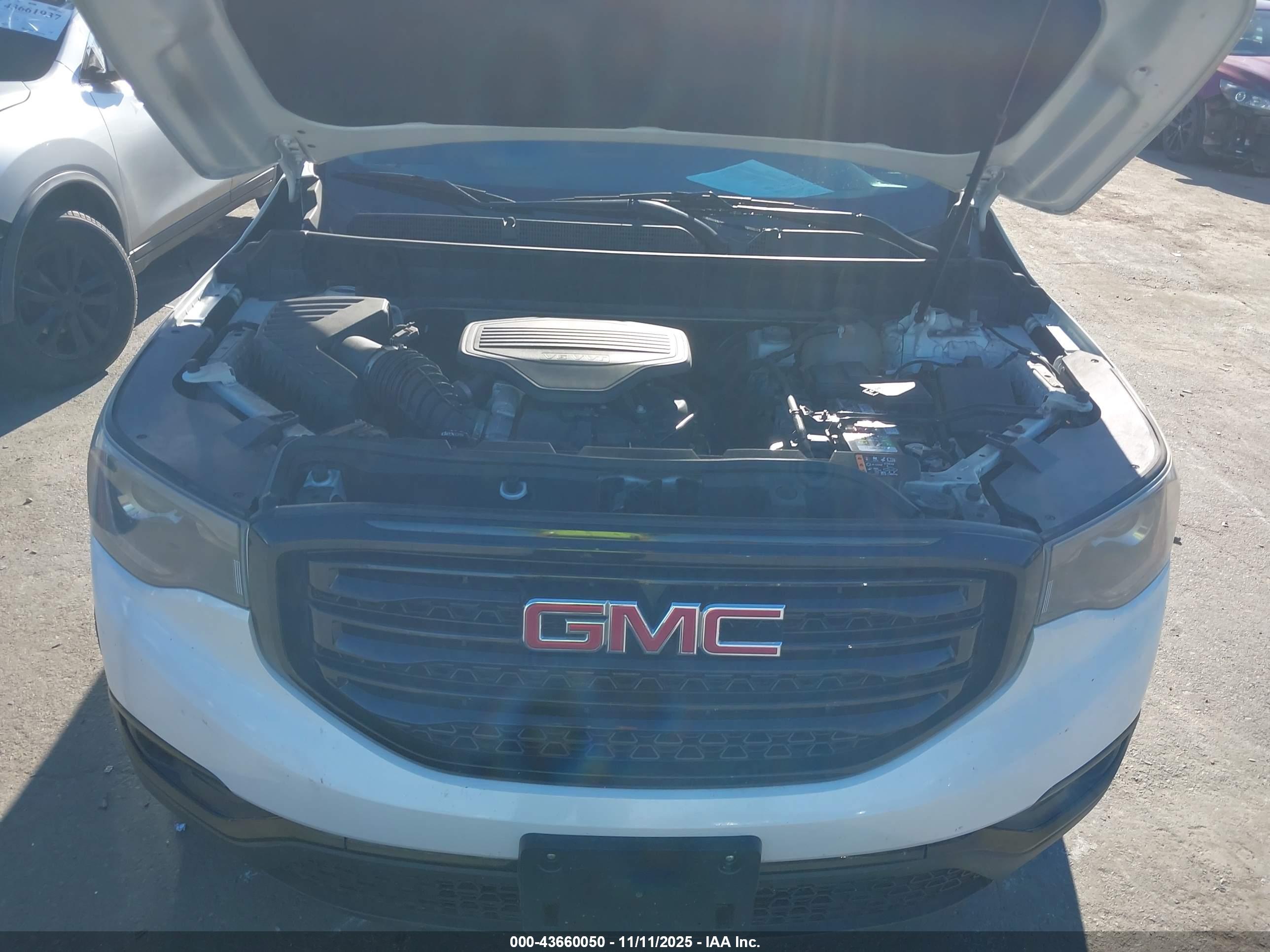GMC ACADIA image 10