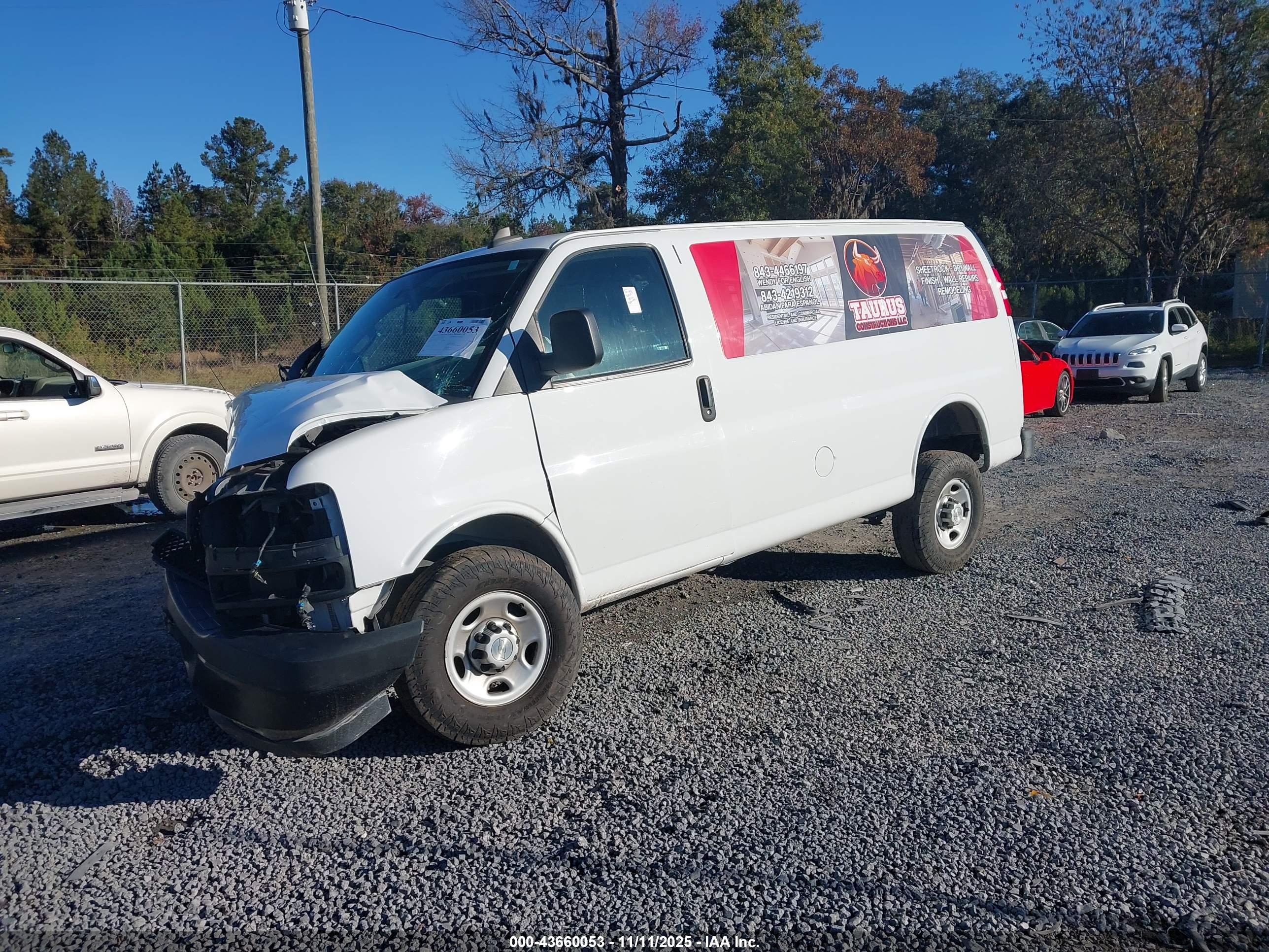 CHEVROLET EXPRESS image 2