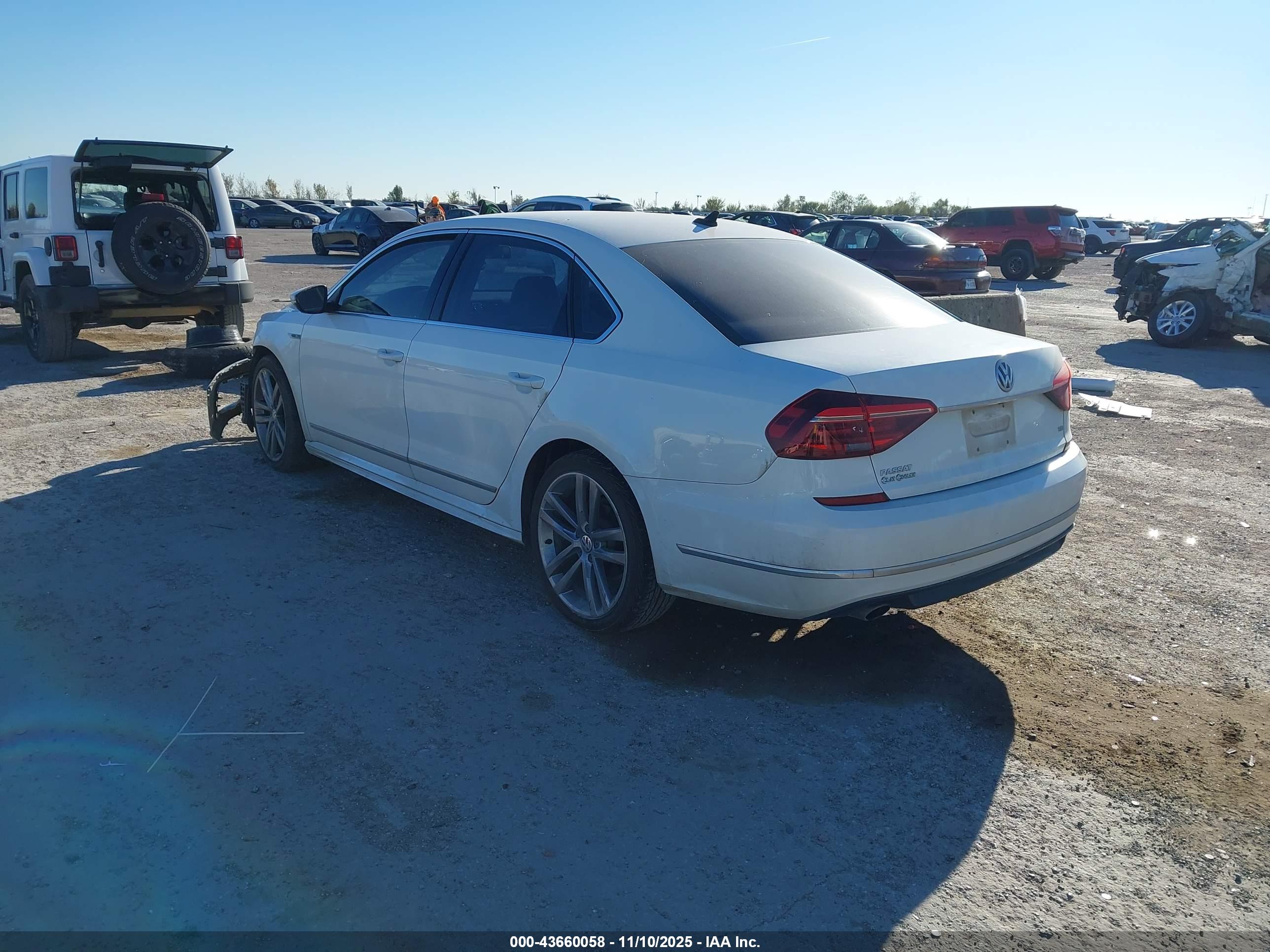 VOLKSWAGEN PASSAT image 3