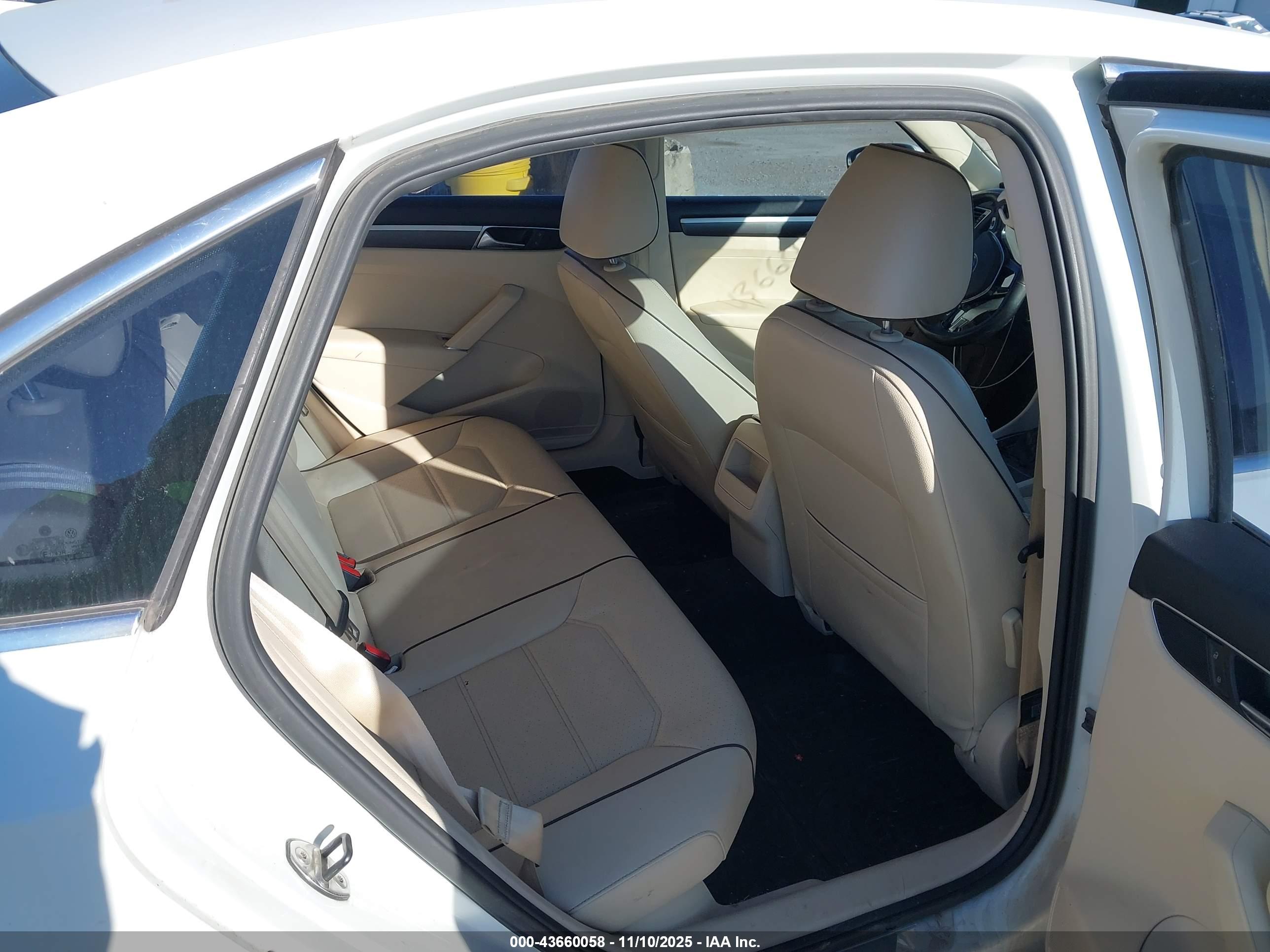 VOLKSWAGEN PASSAT image 8