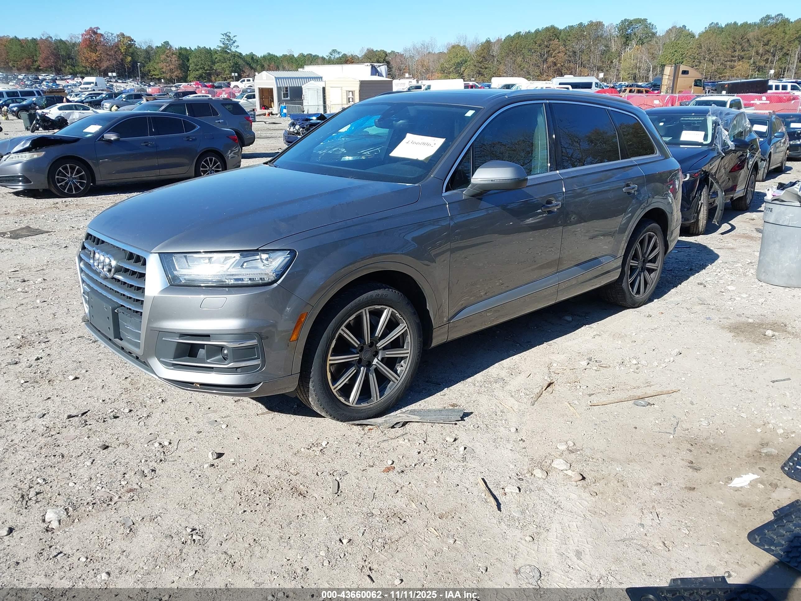 AUDI Q7 image 2