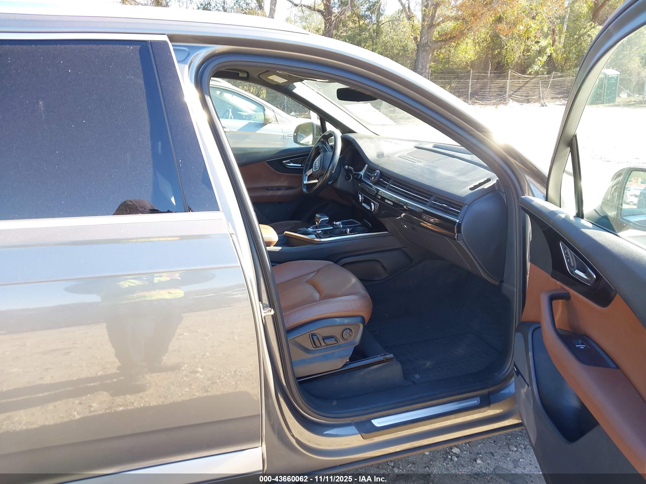 AUDI Q7 image 5