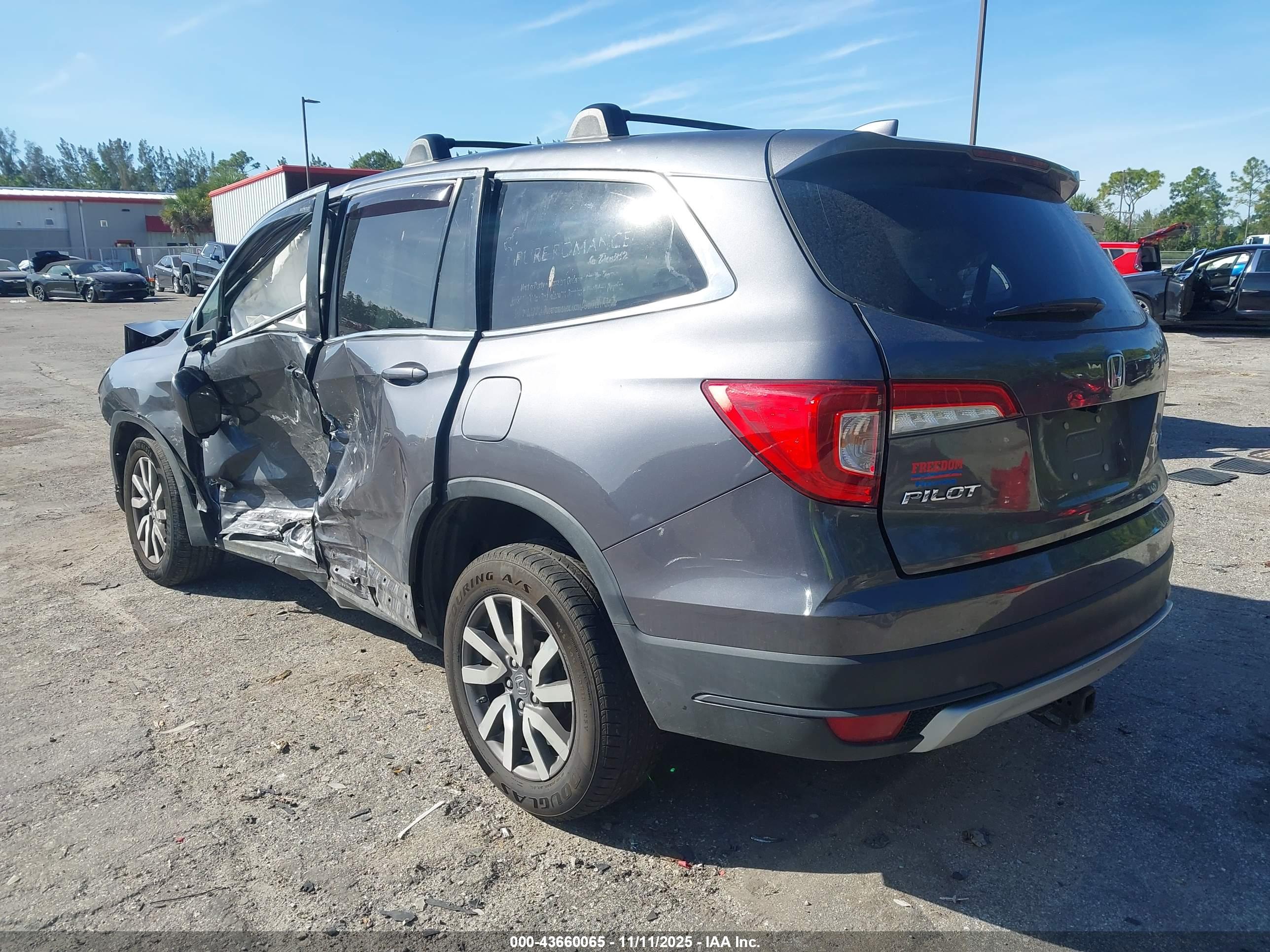 HONDA PILOT image 3