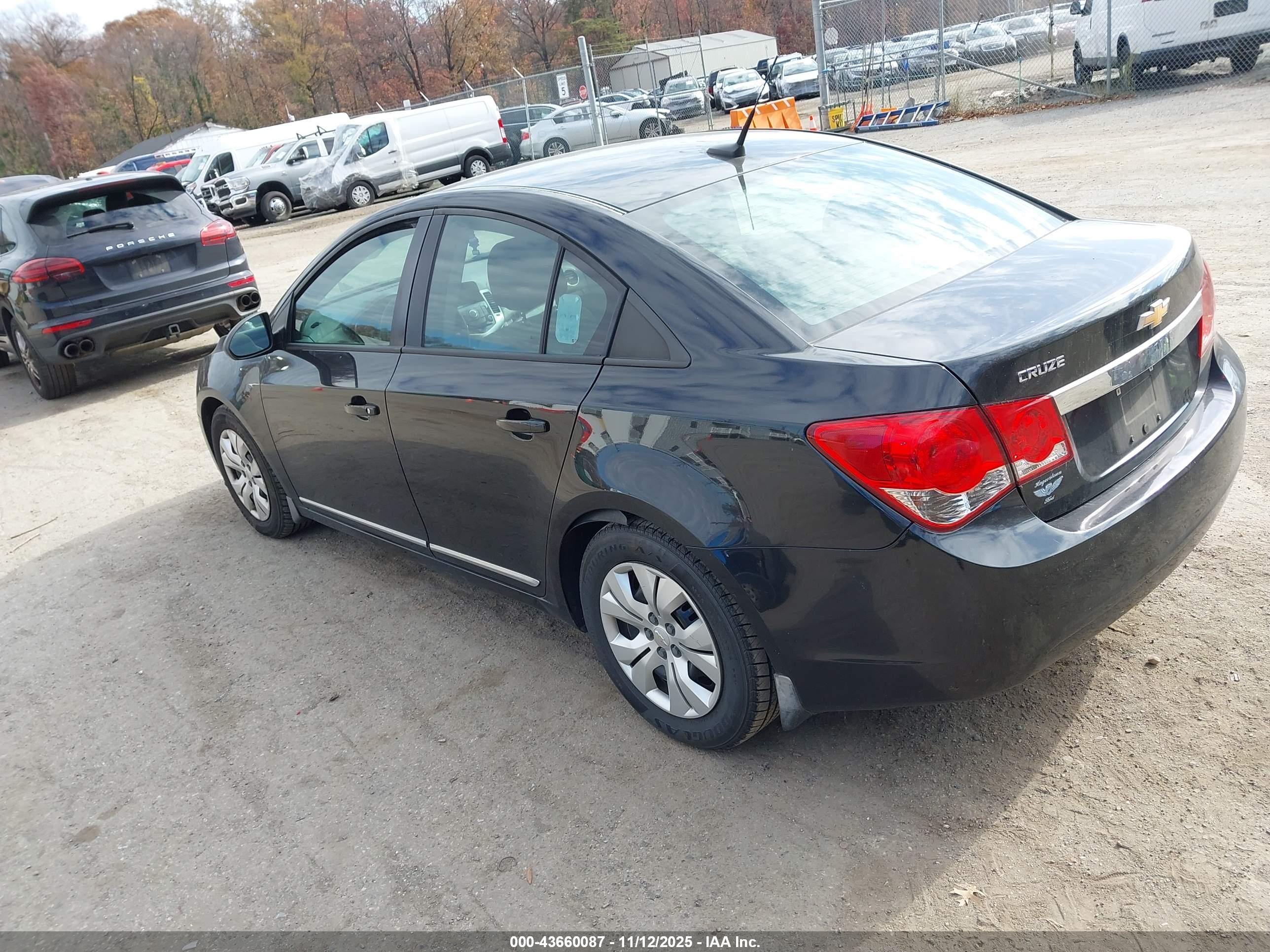 CHEVROLET CRUZE image 3