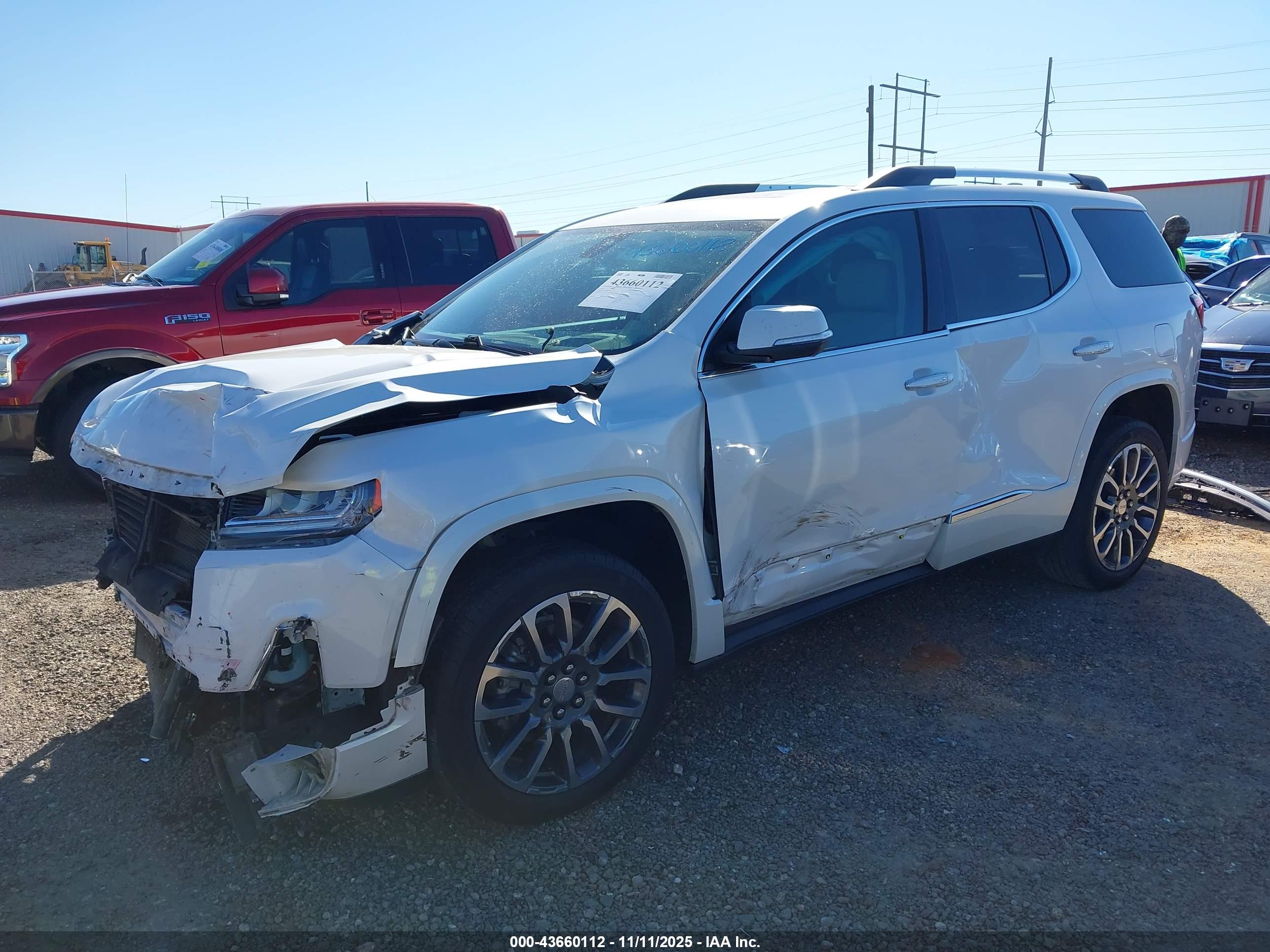GMC ACADIA image 2