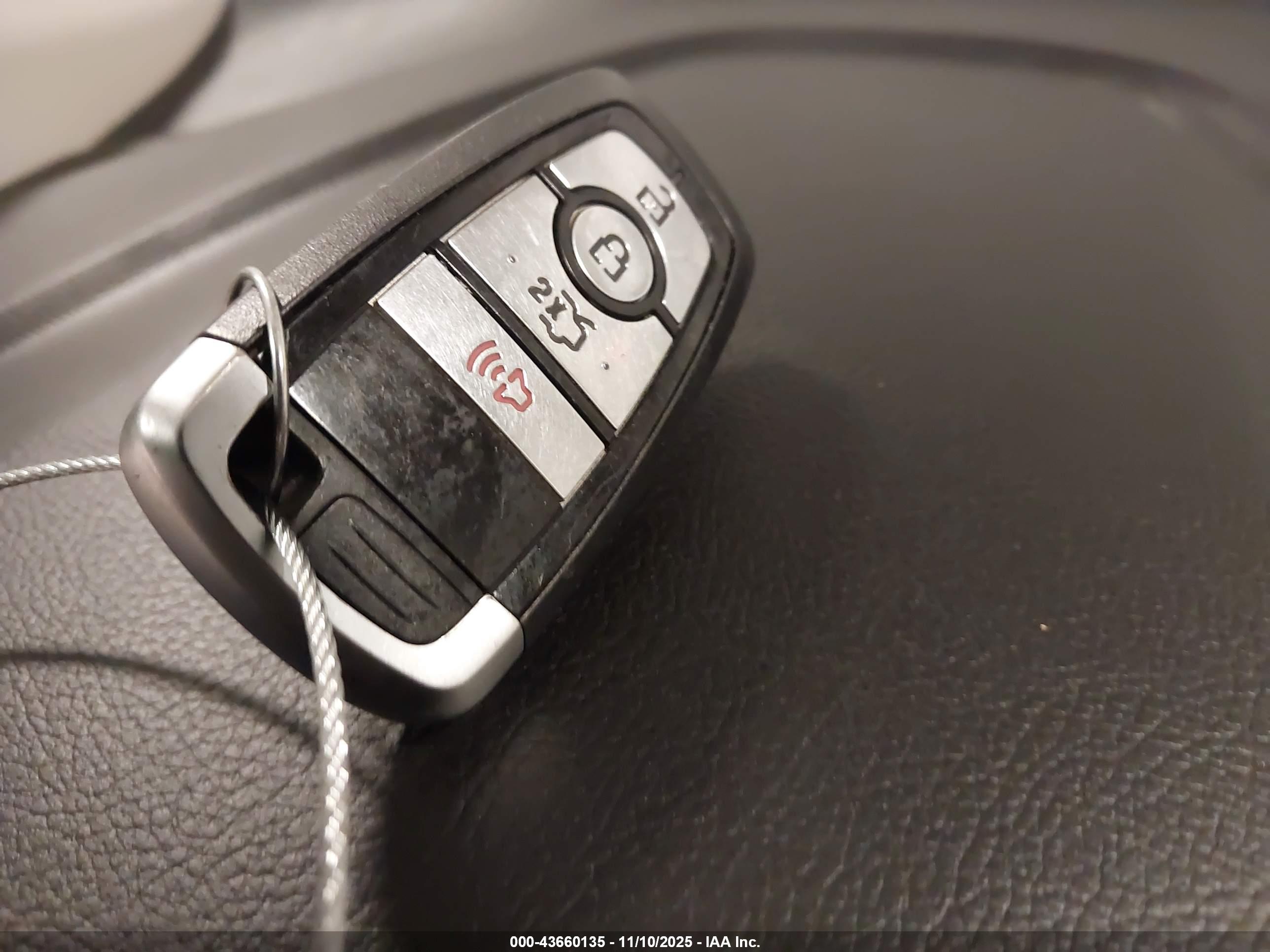 FORD FUSION image 11