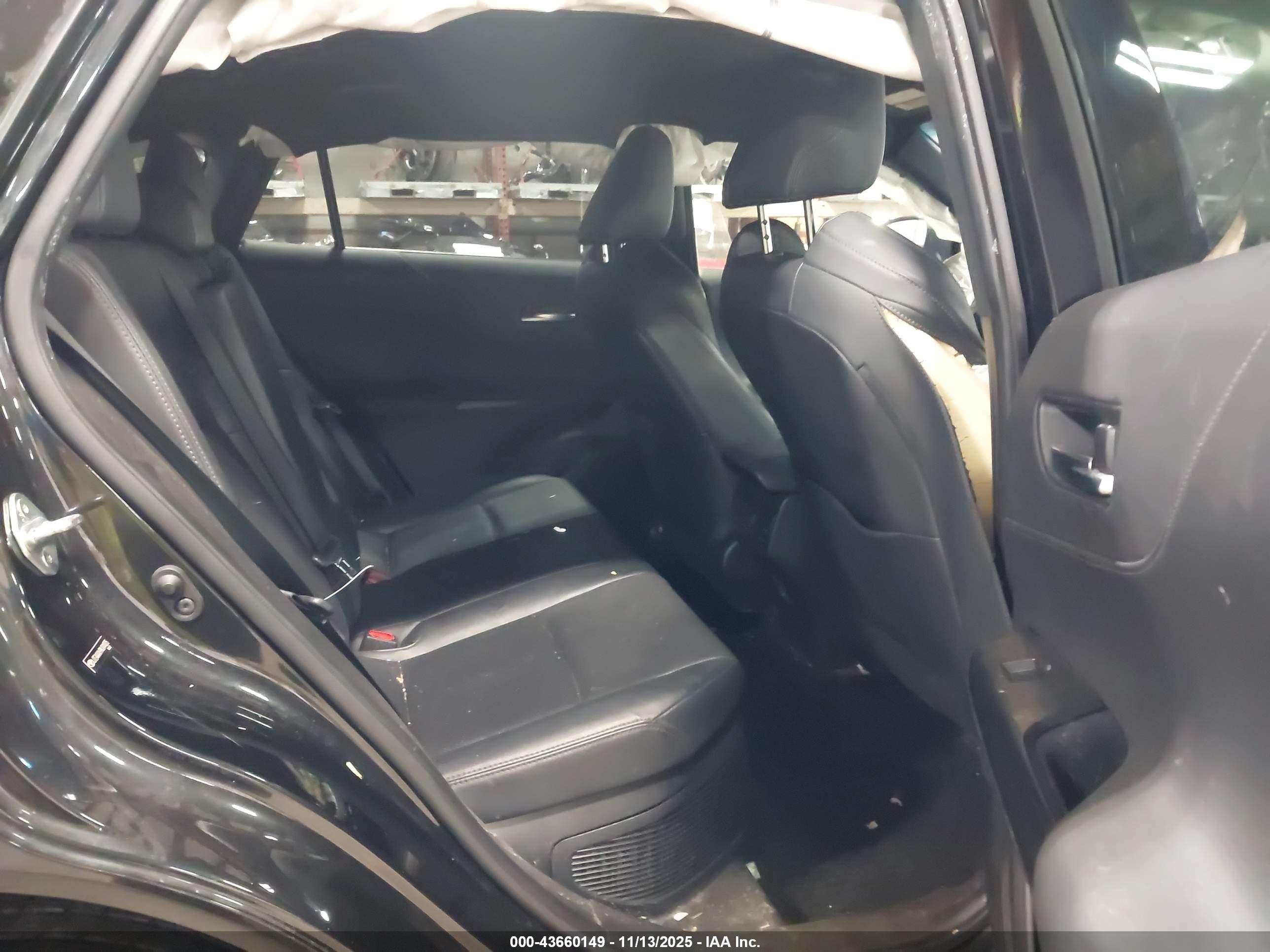 TOYOTA VENZA image 8
