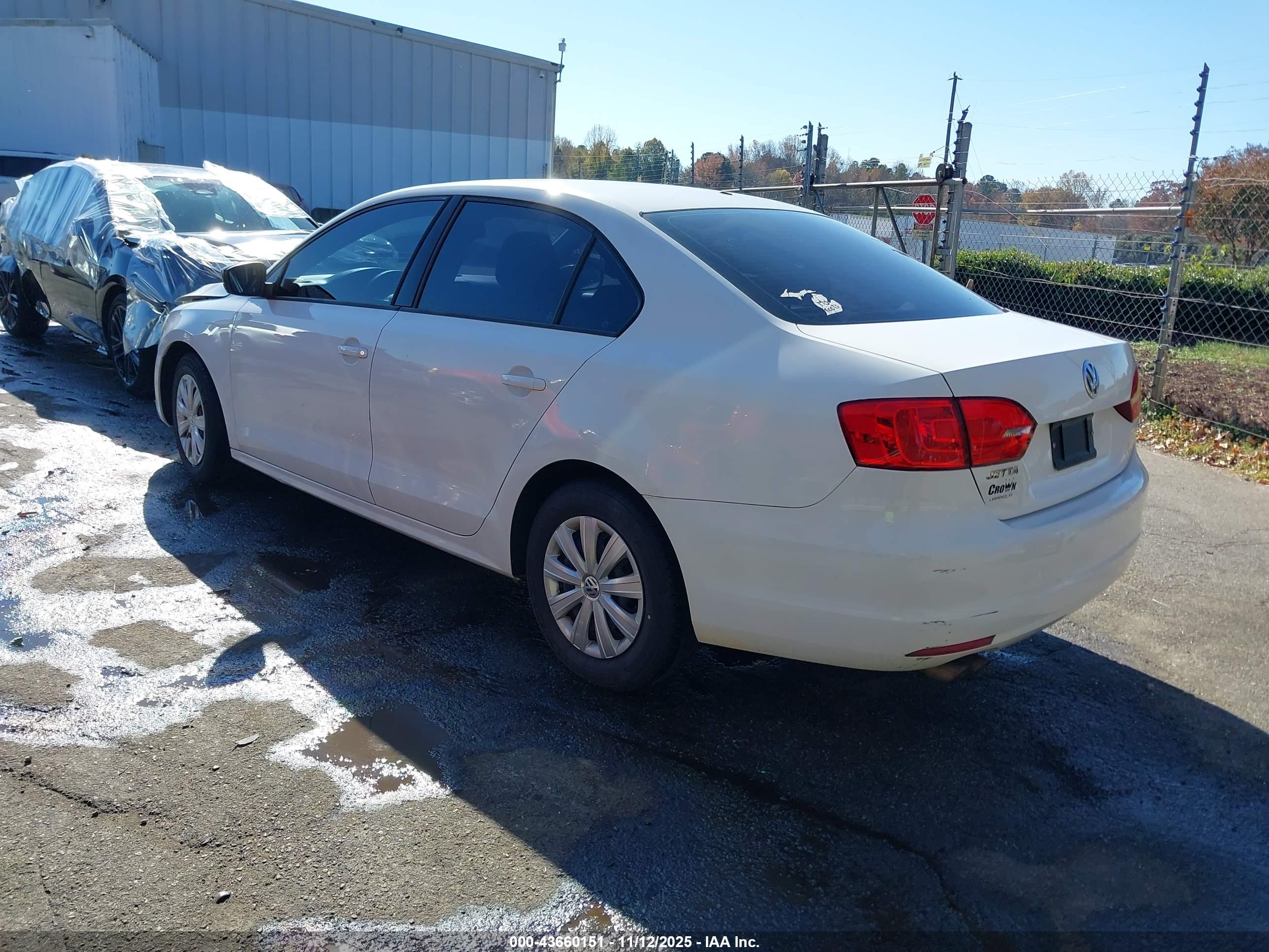VOLKSWAGEN JETTA image 3