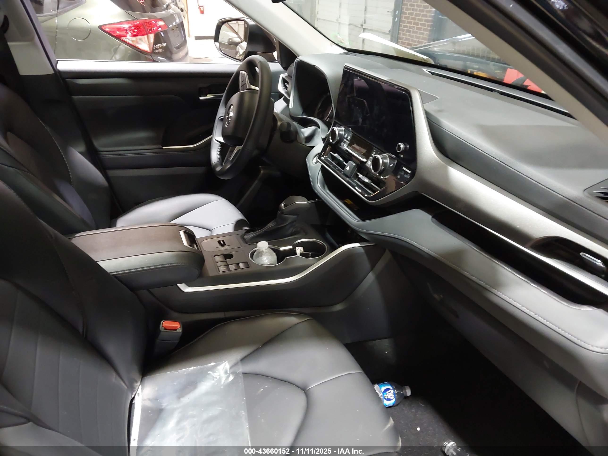 TOYOTA HIGHLANDER image 5