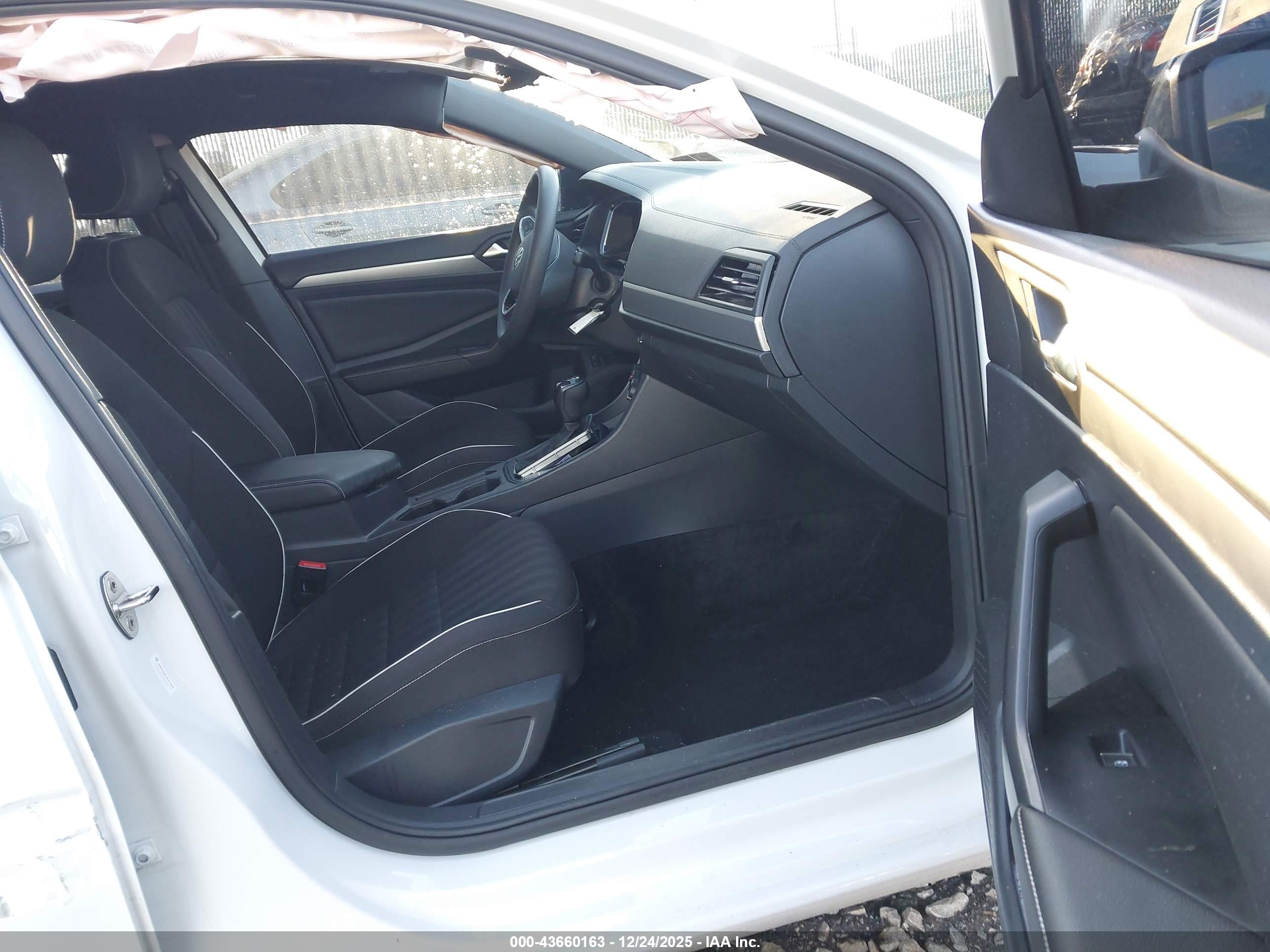 VOLKSWAGEN JETTA image 5