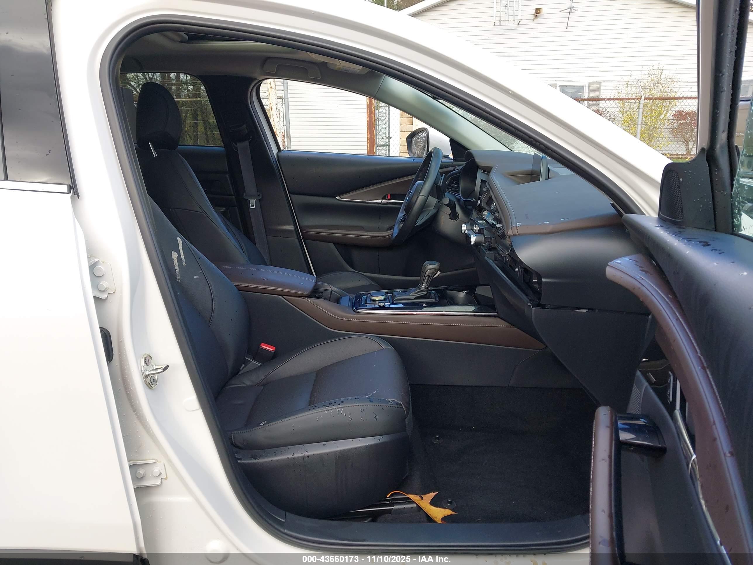 MAZDA CX-30 image 5