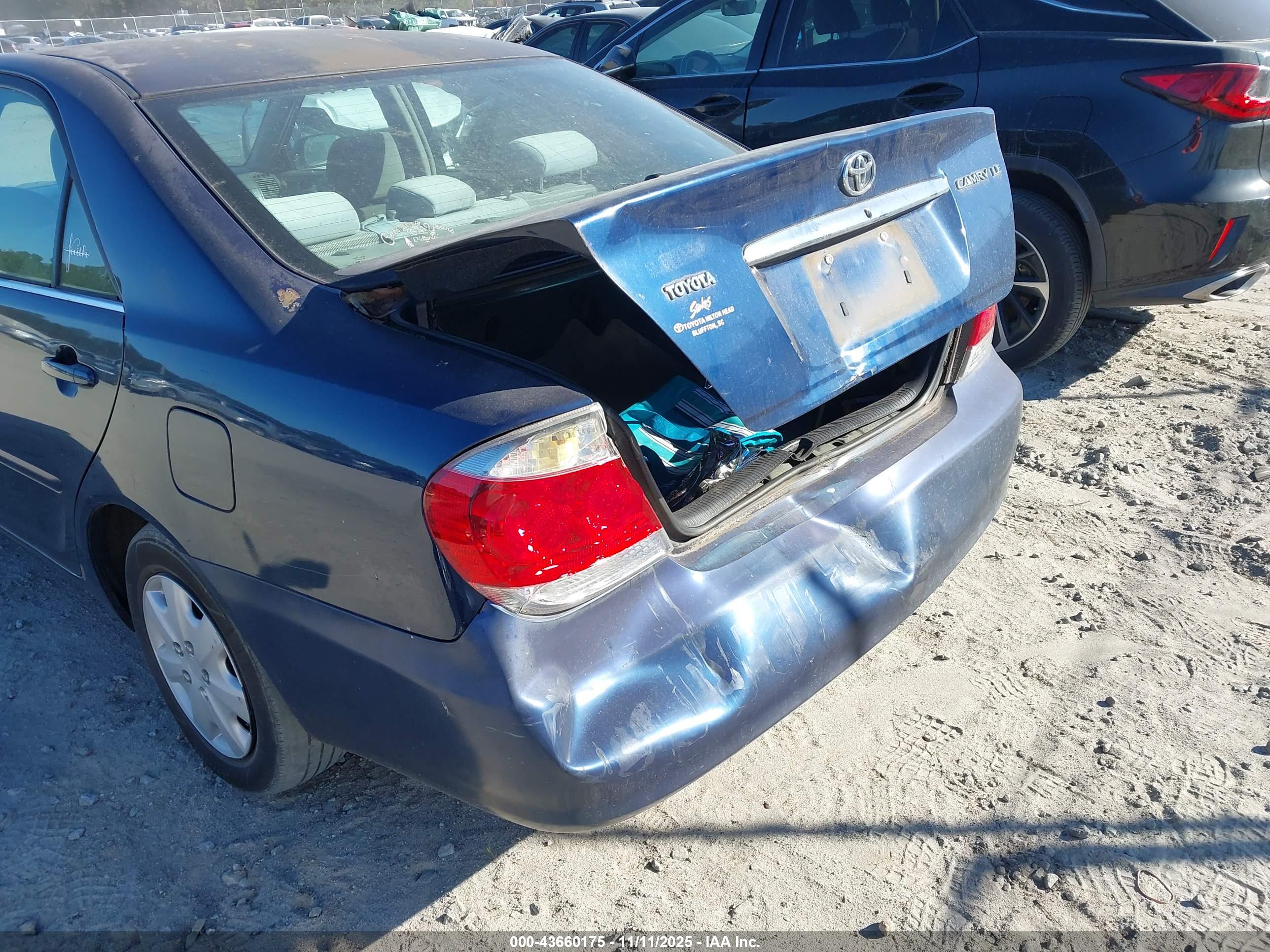TOYOTA CAMRY image 6