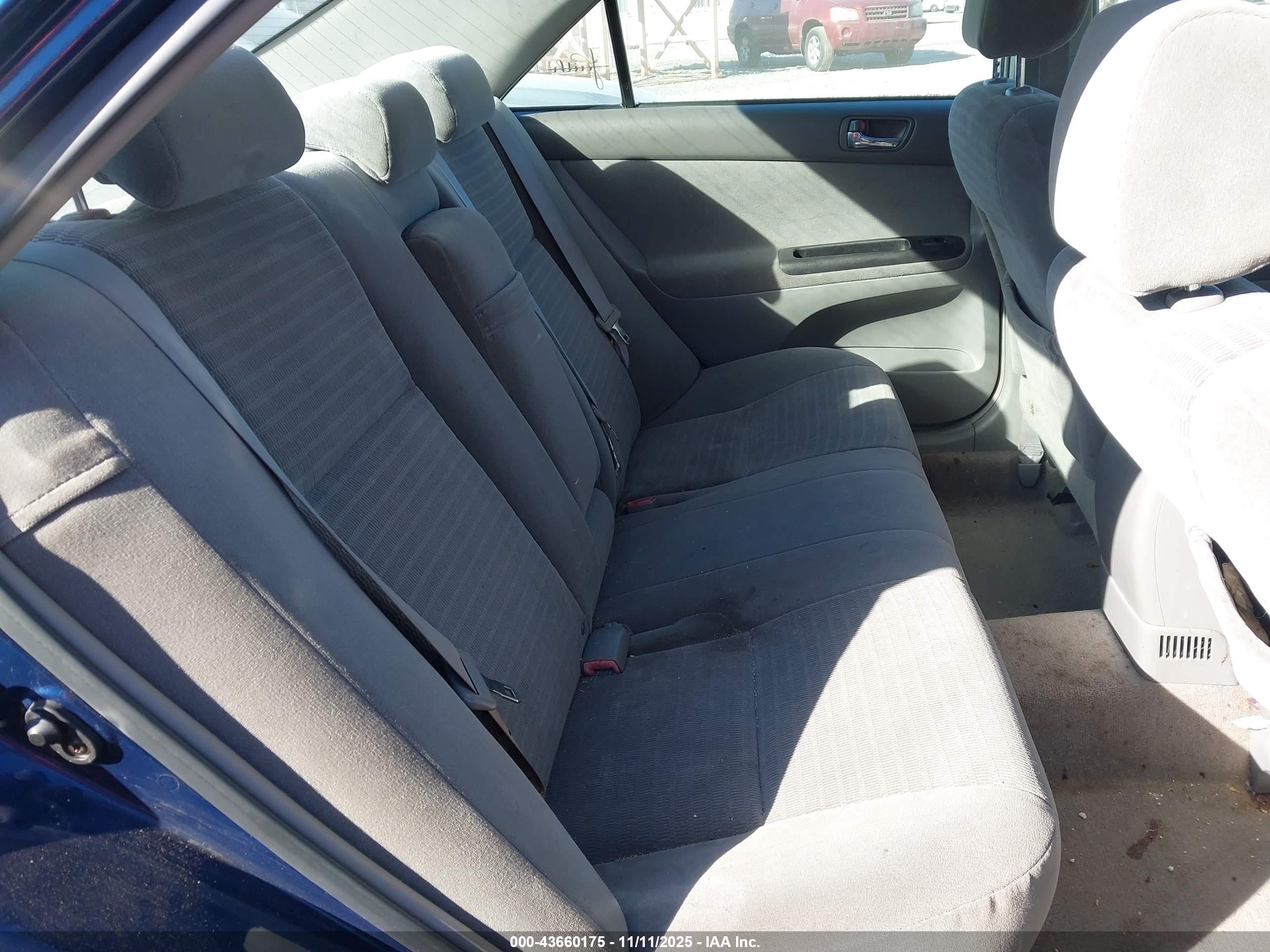 TOYOTA CAMRY image 8