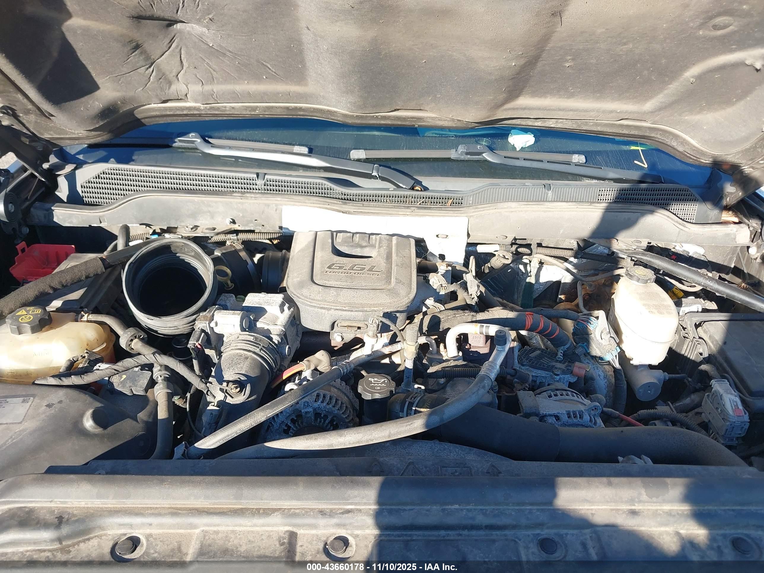 CHEVROLET SILVERADO image 10