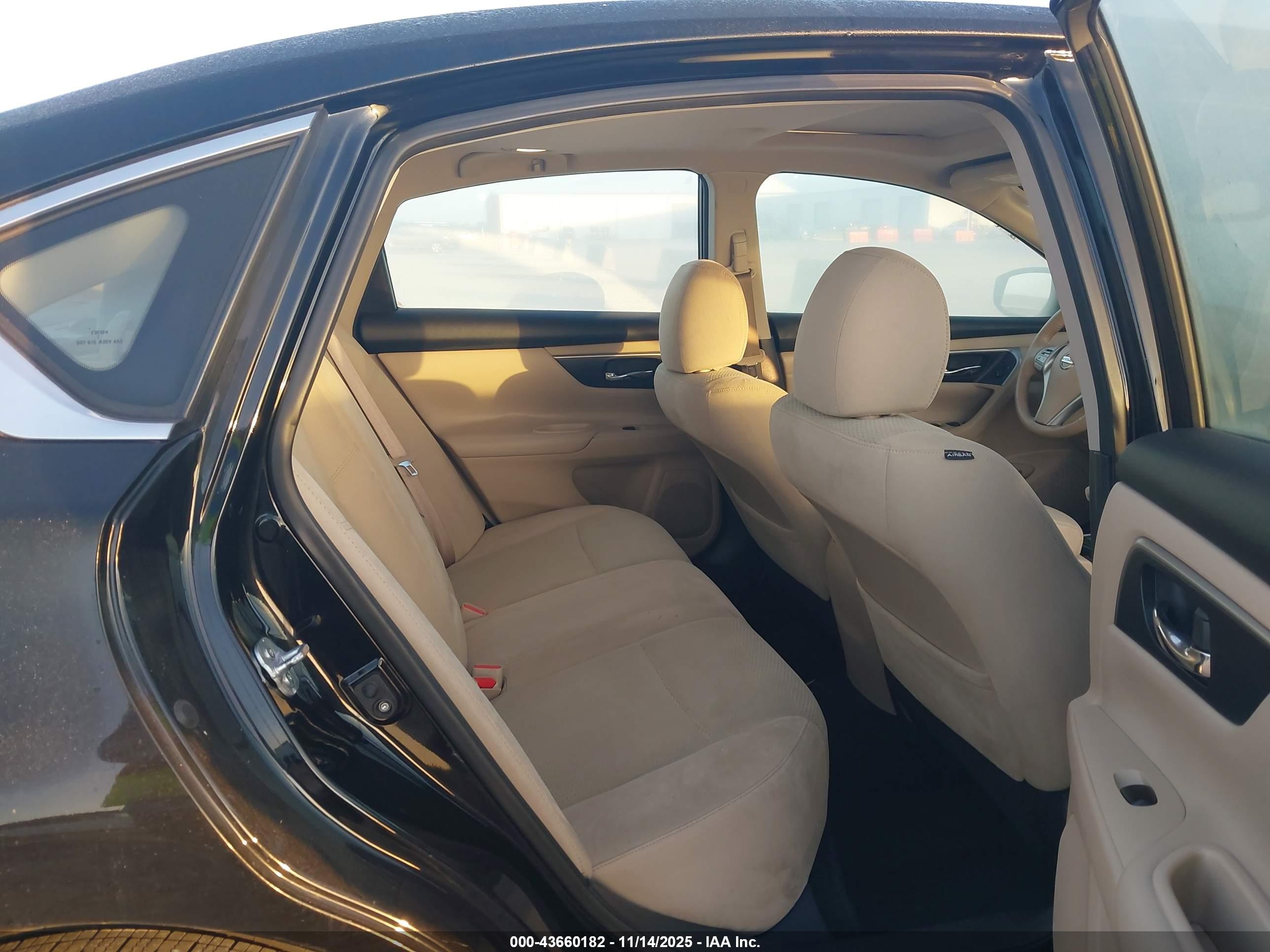 NISSAN ALTIMA image 8