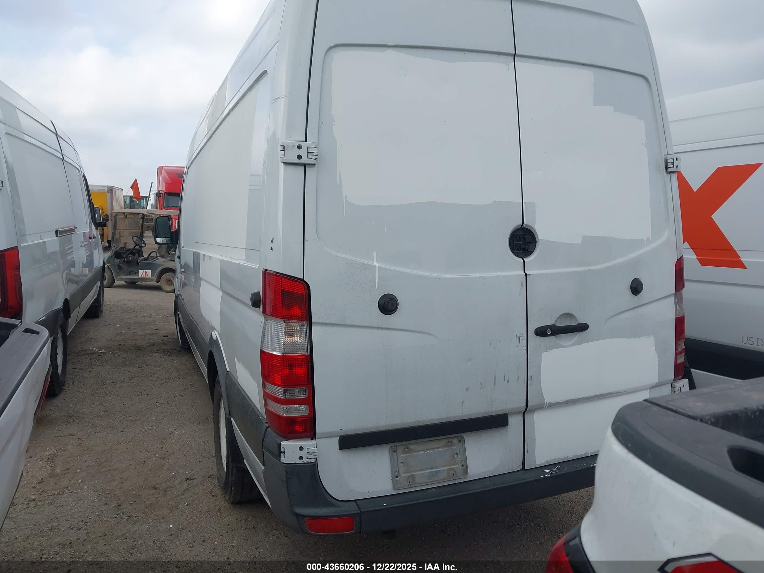 MERCEDES-BENZ SPRINTER image 3