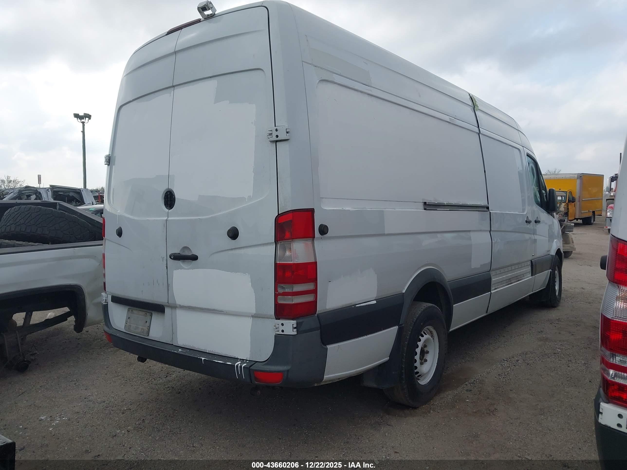 MERCEDES-BENZ SPRINTER image 4