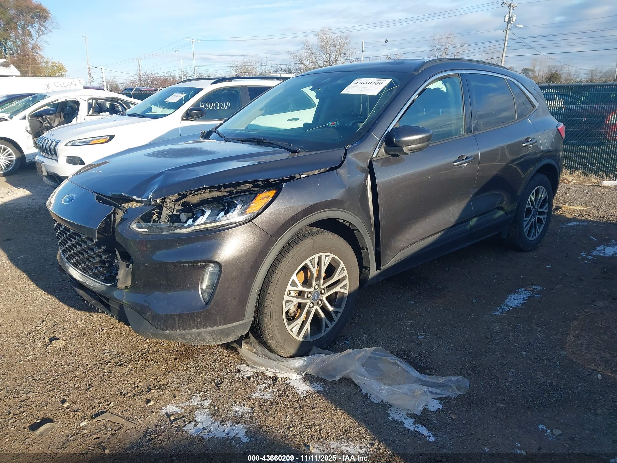 FORD ESCAPE image 2