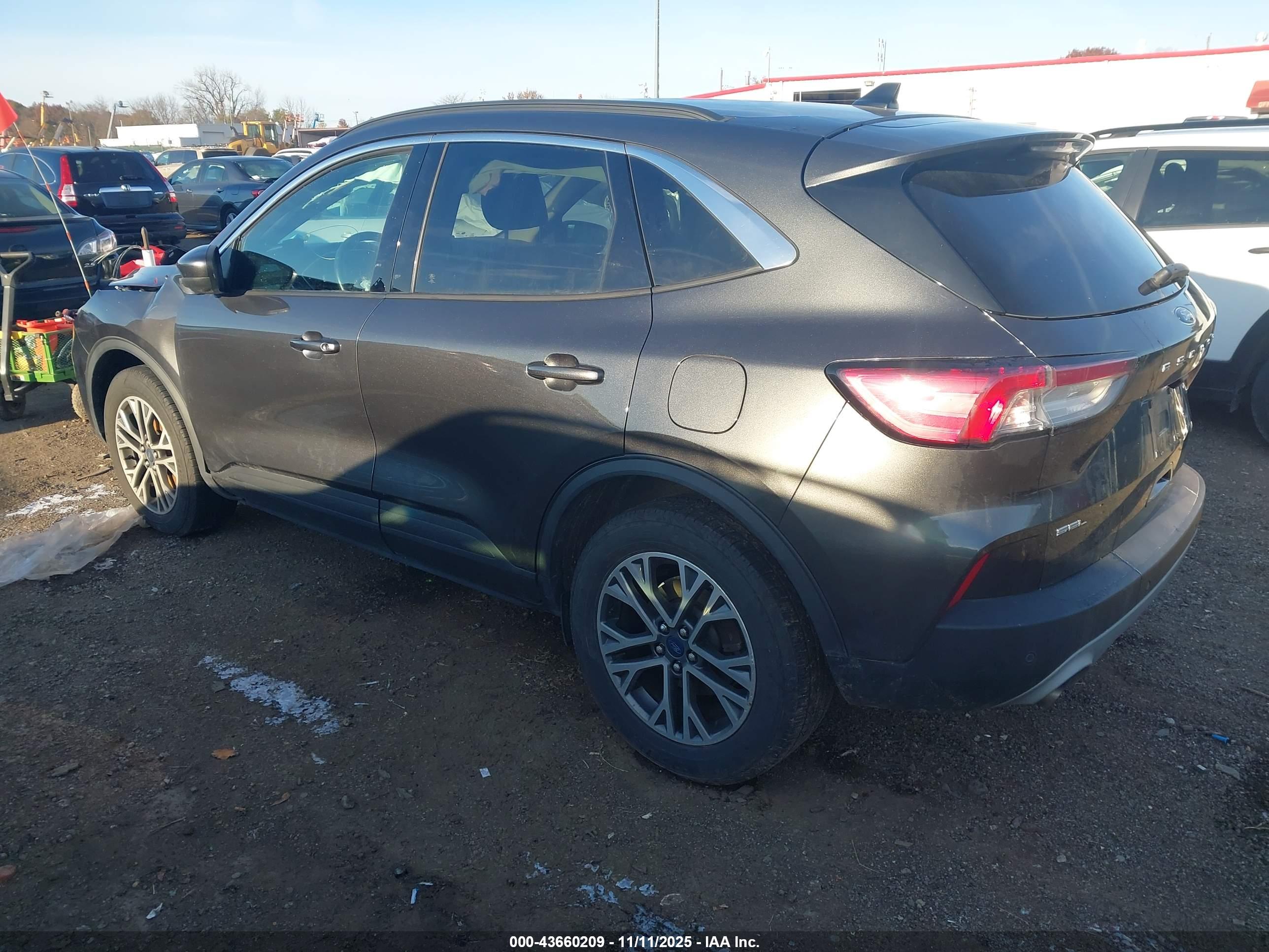 FORD ESCAPE image 3