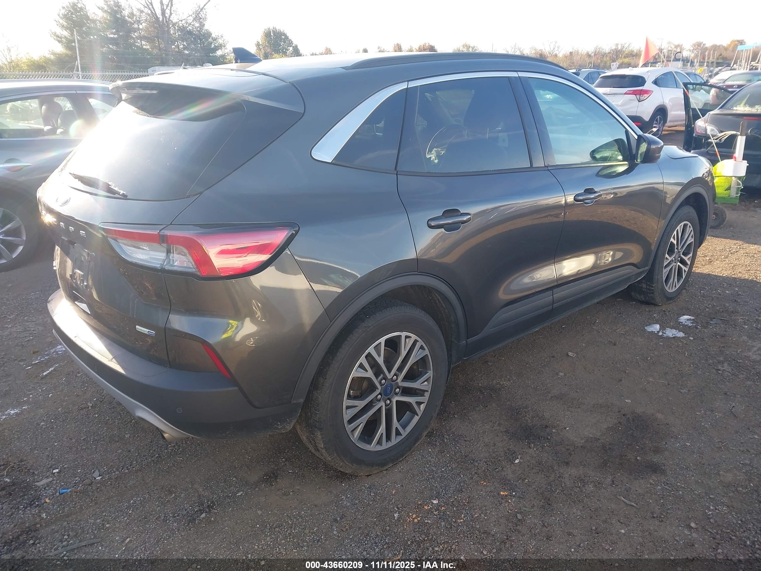 FORD ESCAPE image 4