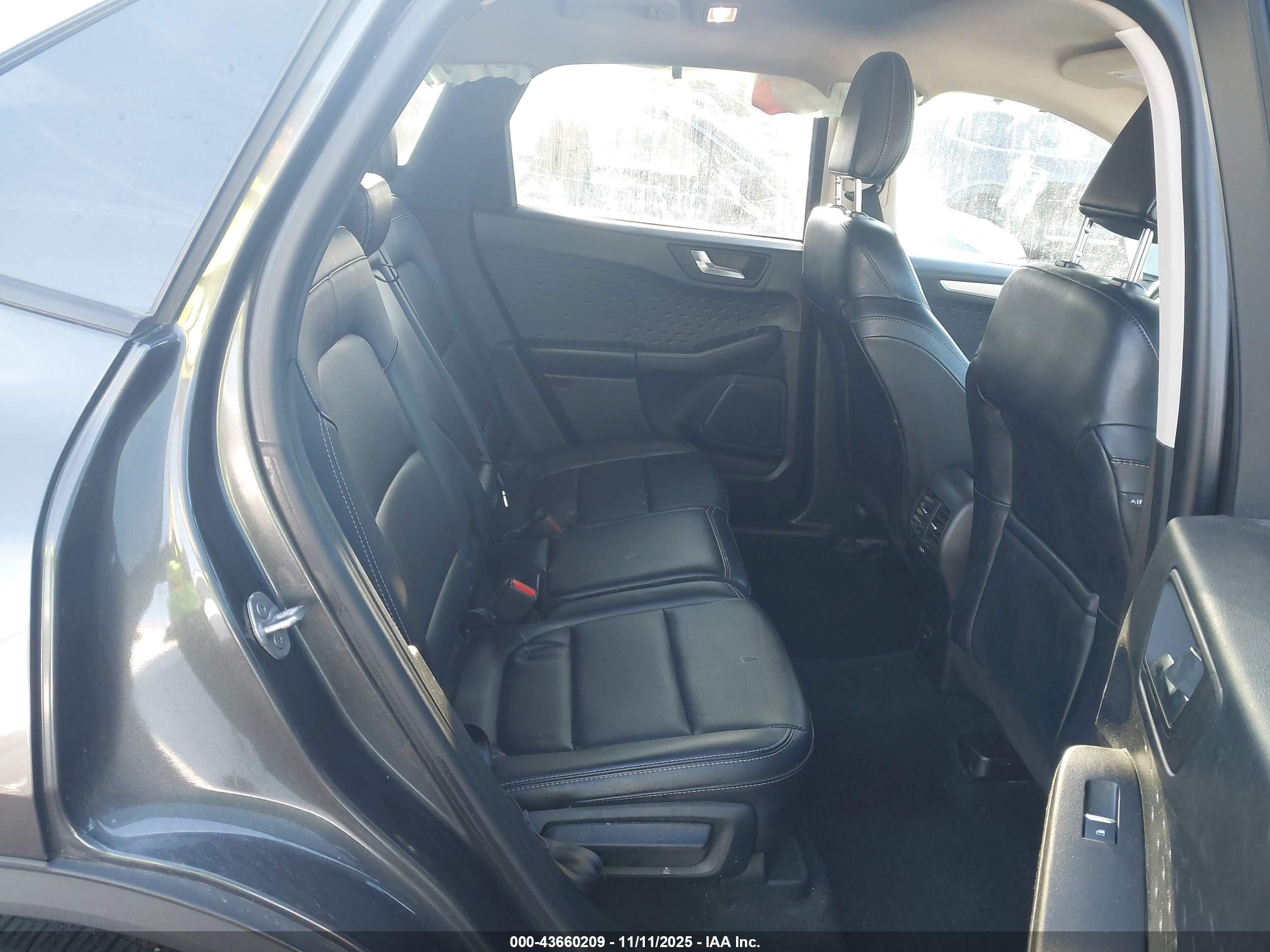 FORD ESCAPE image 8