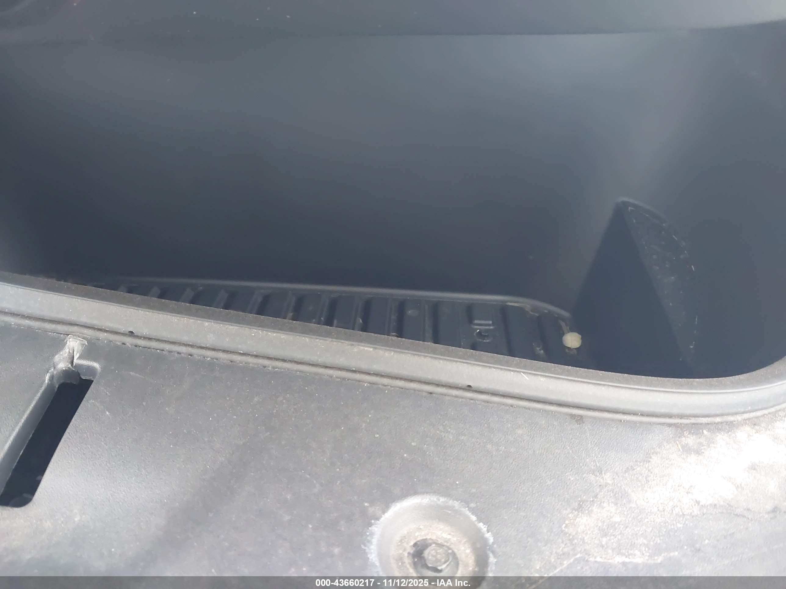 TESLA MODEL image 10