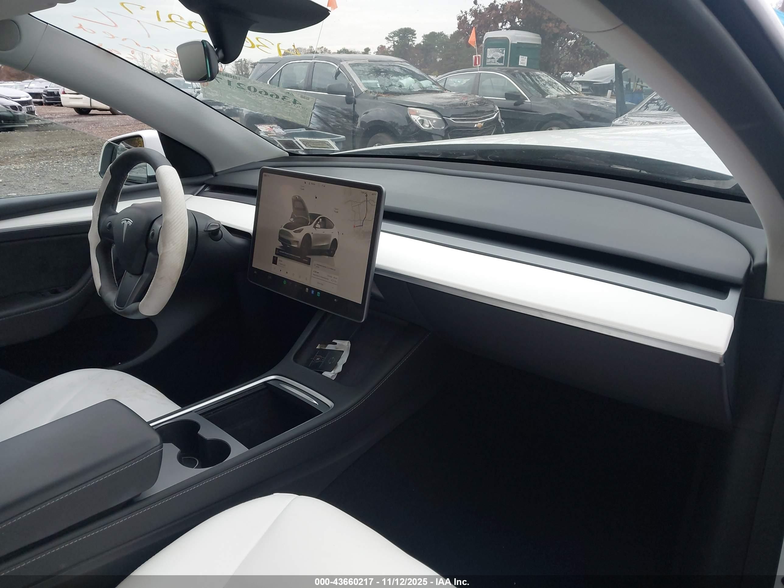 TESLA MODEL image 5